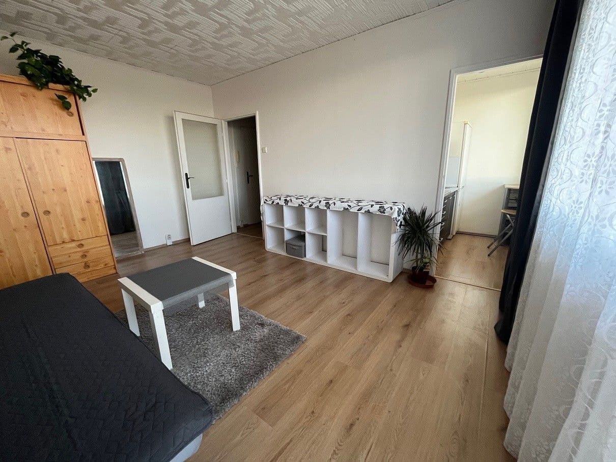 Prenájom bytu 1-izbový 30 m², Litoměřická, Praha, Praha Prenájom bytu 1-izbový 30 m², Litoměřická, Praha, Praha