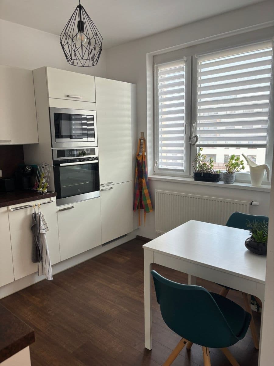 Prenájom bytu 2-izbový 55 m², Honzíkova, Praha, Praha Prenájom bytu 2-izbový 55 m², Honzíkova, Praha, Praha