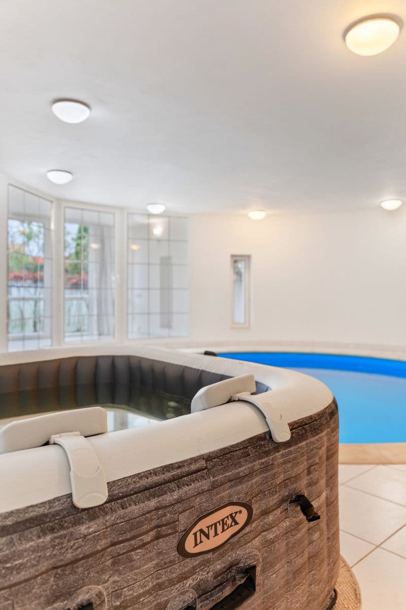 Prenájom bytu 750 m², Karla Tomáše, Praha, Praha Prenájom bytu 750 m², Karla Tomáše, Praha, Praha