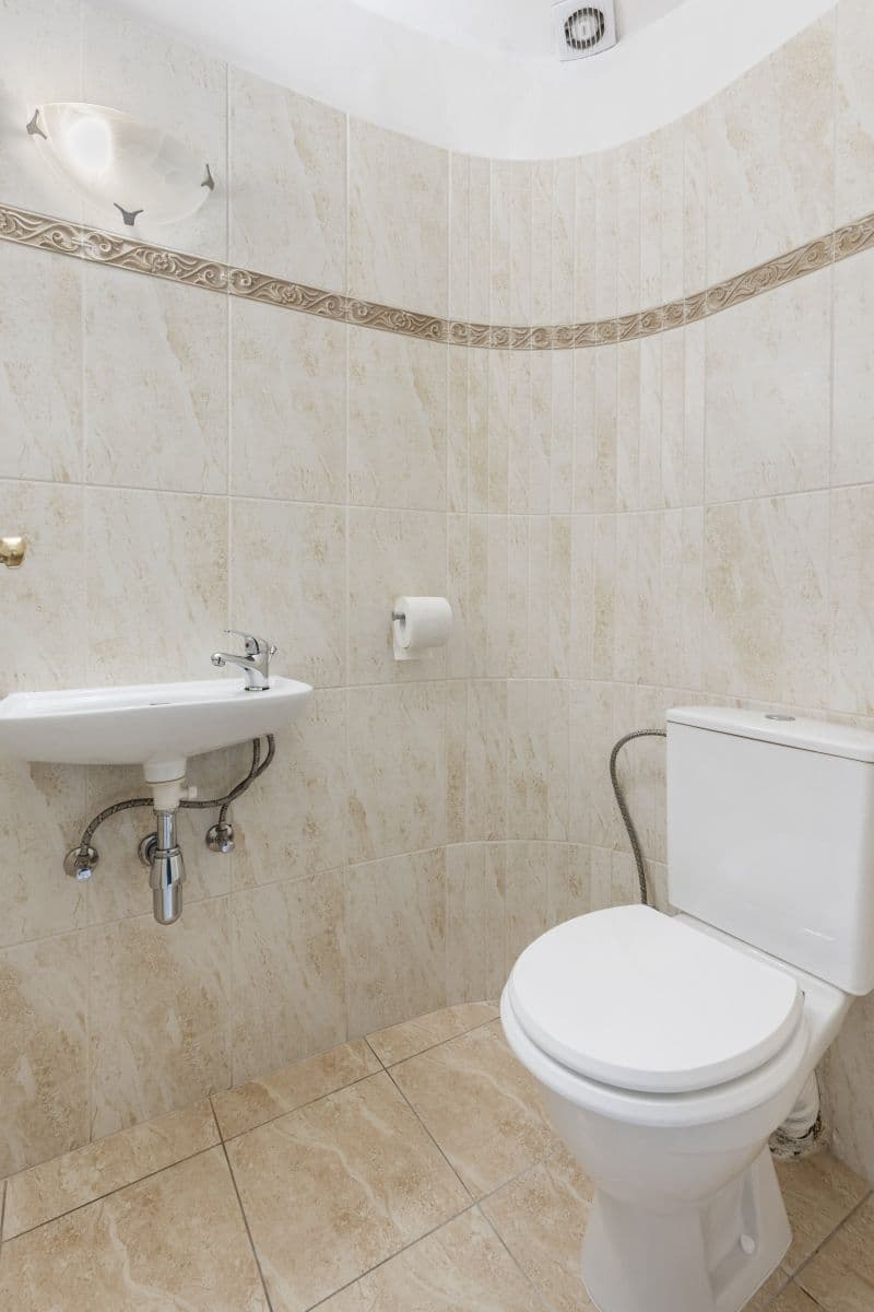 Prenájom bytu 750 m², Karla Tomáše, Praha, Praha Prenájom bytu 750 m², Karla Tomáše, Praha, Praha