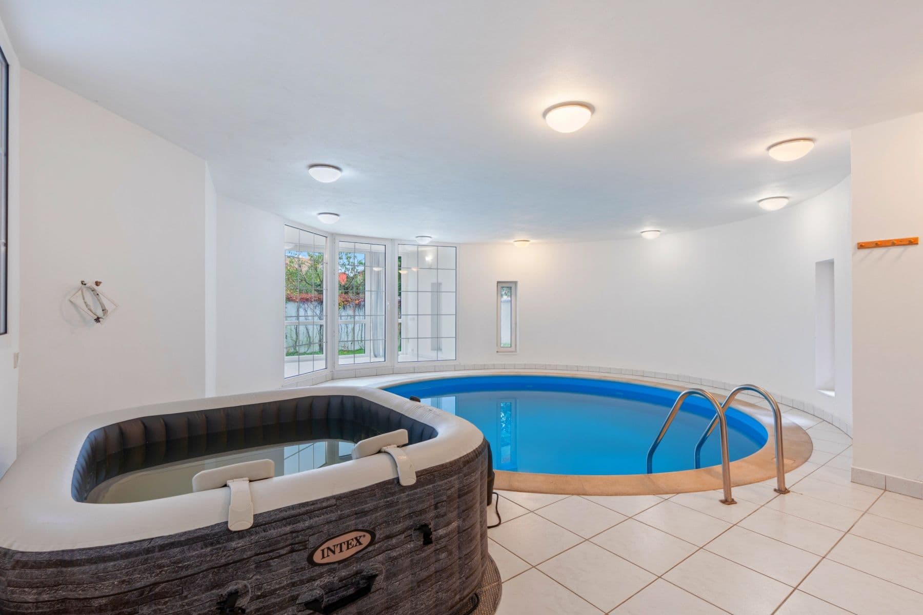 Prenájom bytu 750 m², Karla Tomáše, Praha, Praha Prenájom bytu 750 m², Karla Tomáše, Praha, Praha