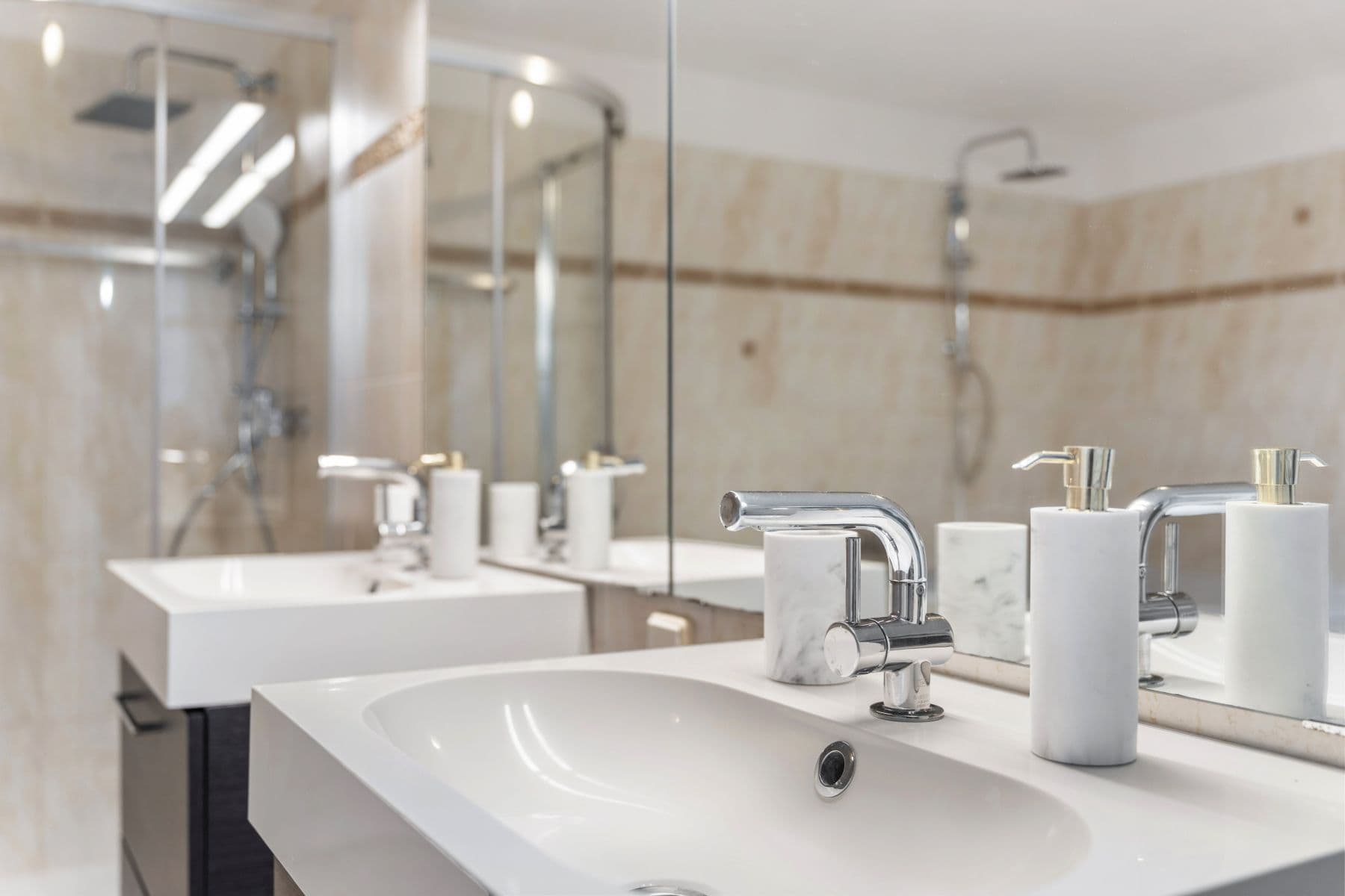 Prenájom bytu 750 m², Karla Tomáše, Praha, Praha Prenájom bytu 750 m², Karla Tomáše, Praha, Praha