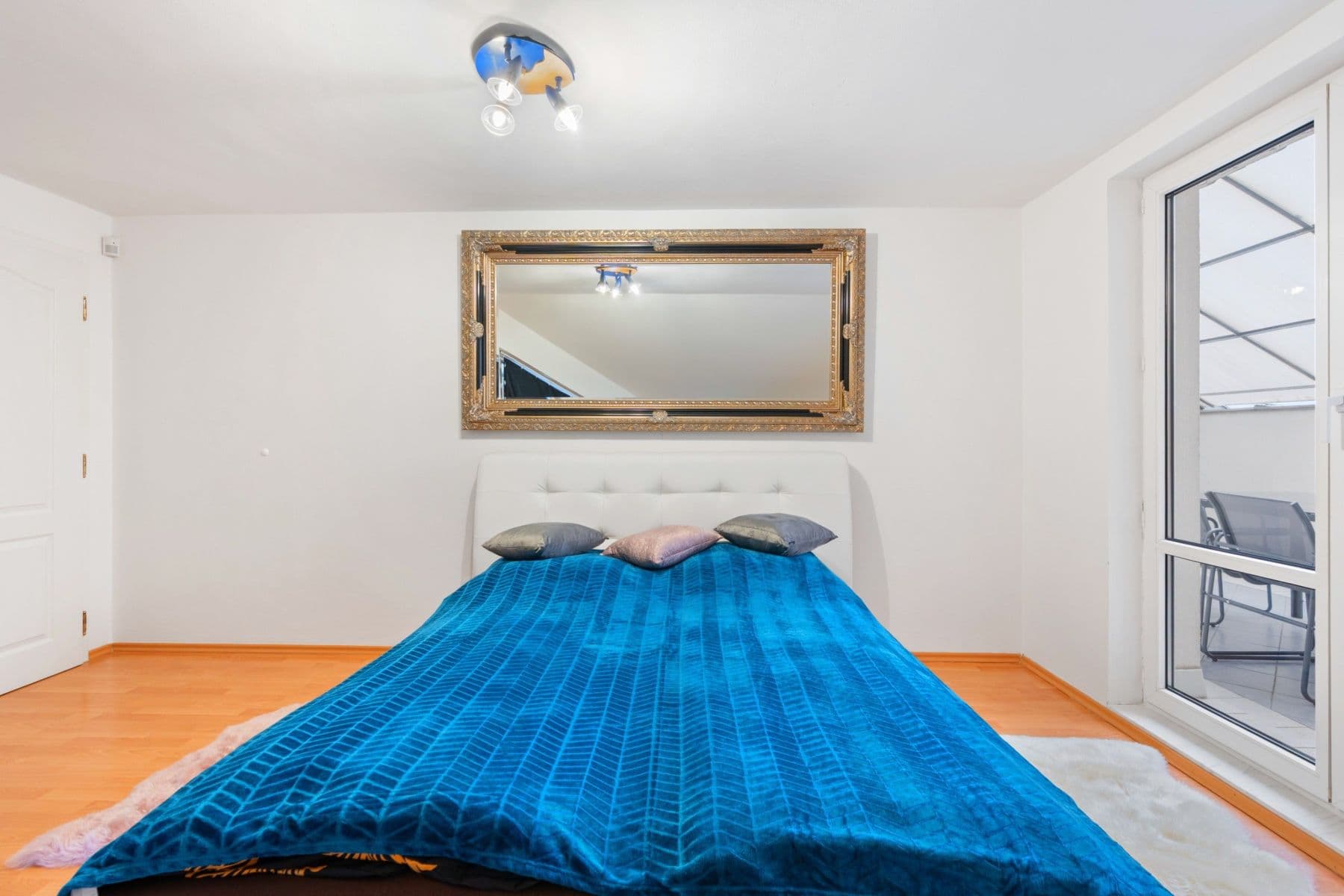 Prenájom bytu 750 m², Karla Tomáše, Praha, Praha Prenájom bytu 750 m², Karla Tomáše, Praha, Praha