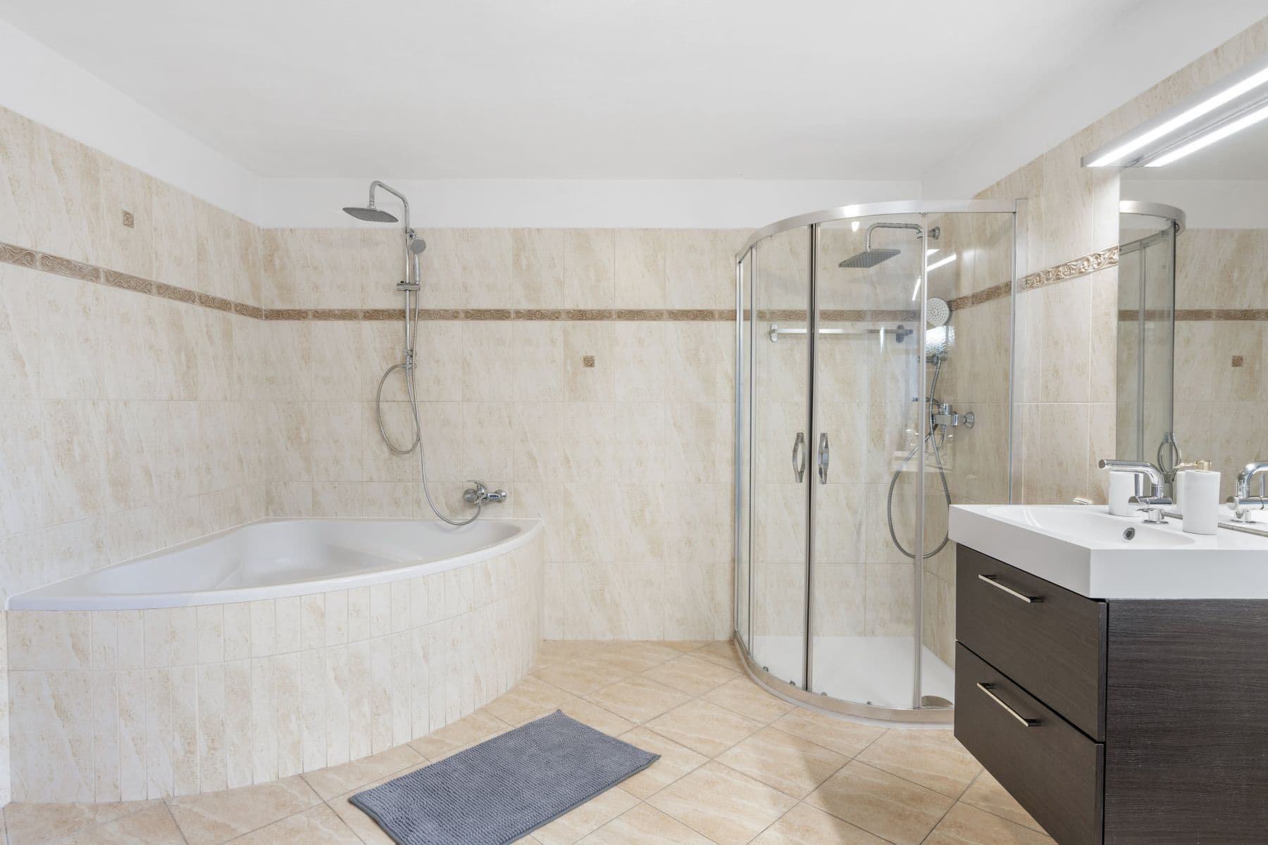 Prenájom bytu 750 m², Karla Tomáše, Praha, Praha Prenájom bytu 750 m², Karla Tomáše, Praha, Praha