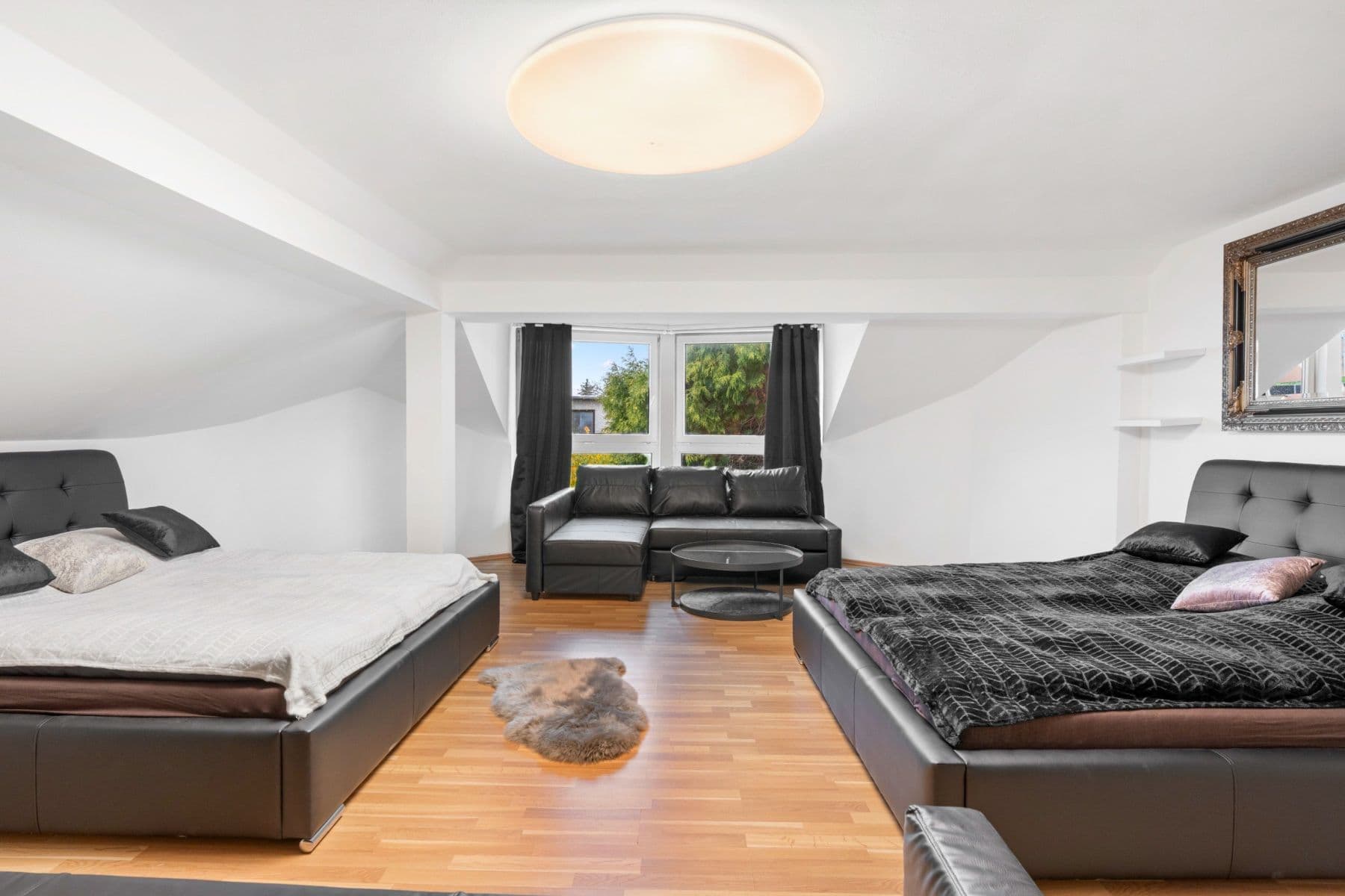 Prenájom bytu 750 m², Karla Tomáše, Praha, Praha Prenájom bytu 750 m², Karla Tomáše, Praha, Praha