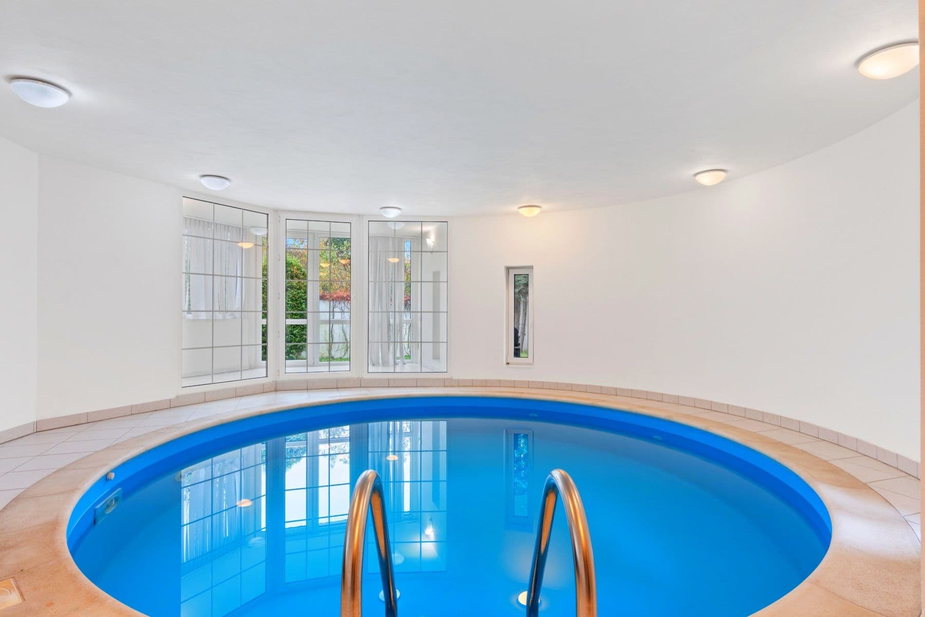 Prenájom bytu 750 m², Karla Tomáše, Praha, Praha Prenájom bytu 750 m², Karla Tomáše, Praha, Praha