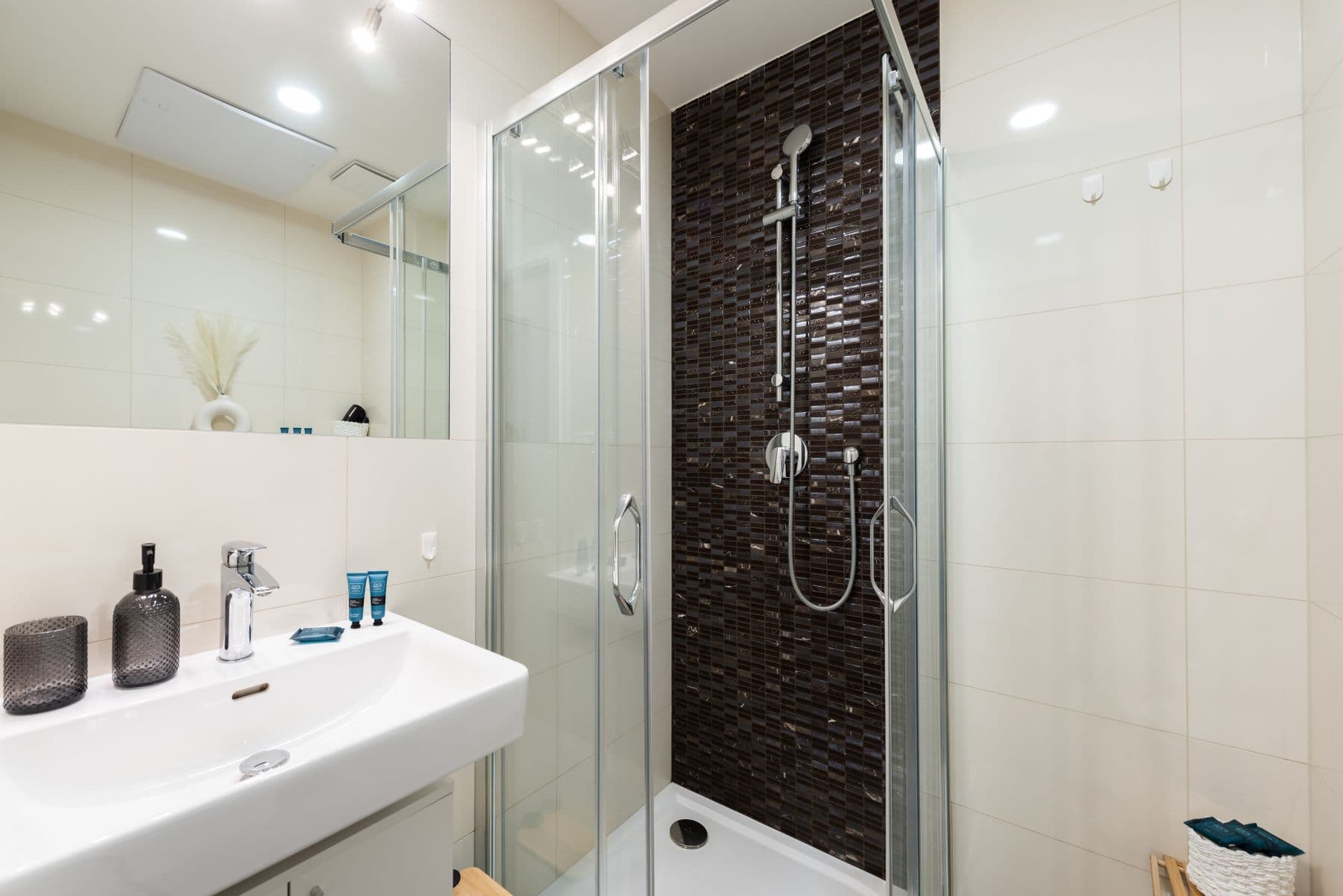 Prenájom bytu 18 m², Čelakovského sady, Praha, Praha Prenájom bytu 18 m², Čelakovského sady, Praha, Praha