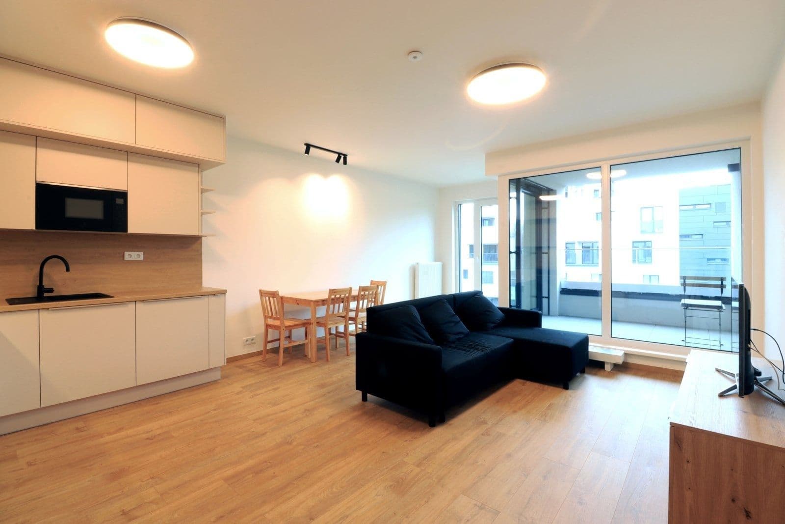 Prenájom bytu 3-izbový 75 m², Dagmar Burešové, Praha, Praha Prenájom bytu 3-izbový 75 m², Dagmar Burešové, Praha, Praha