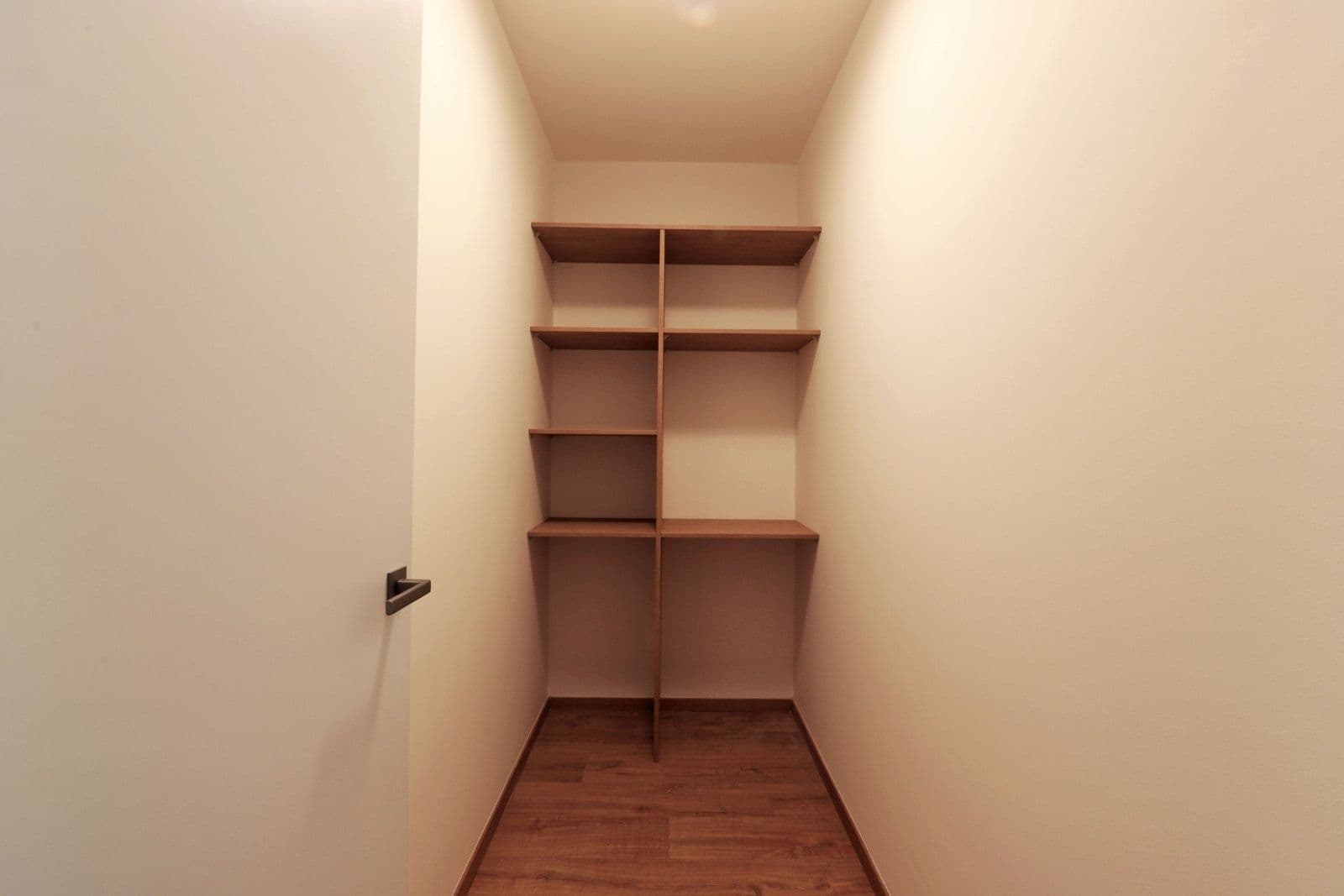 Prenájom bytu 3-izbový 75 m², Dagmar Burešové, Praha, Praha Prenájom bytu 3-izbový 75 m², Dagmar Burešové, Praha, Praha