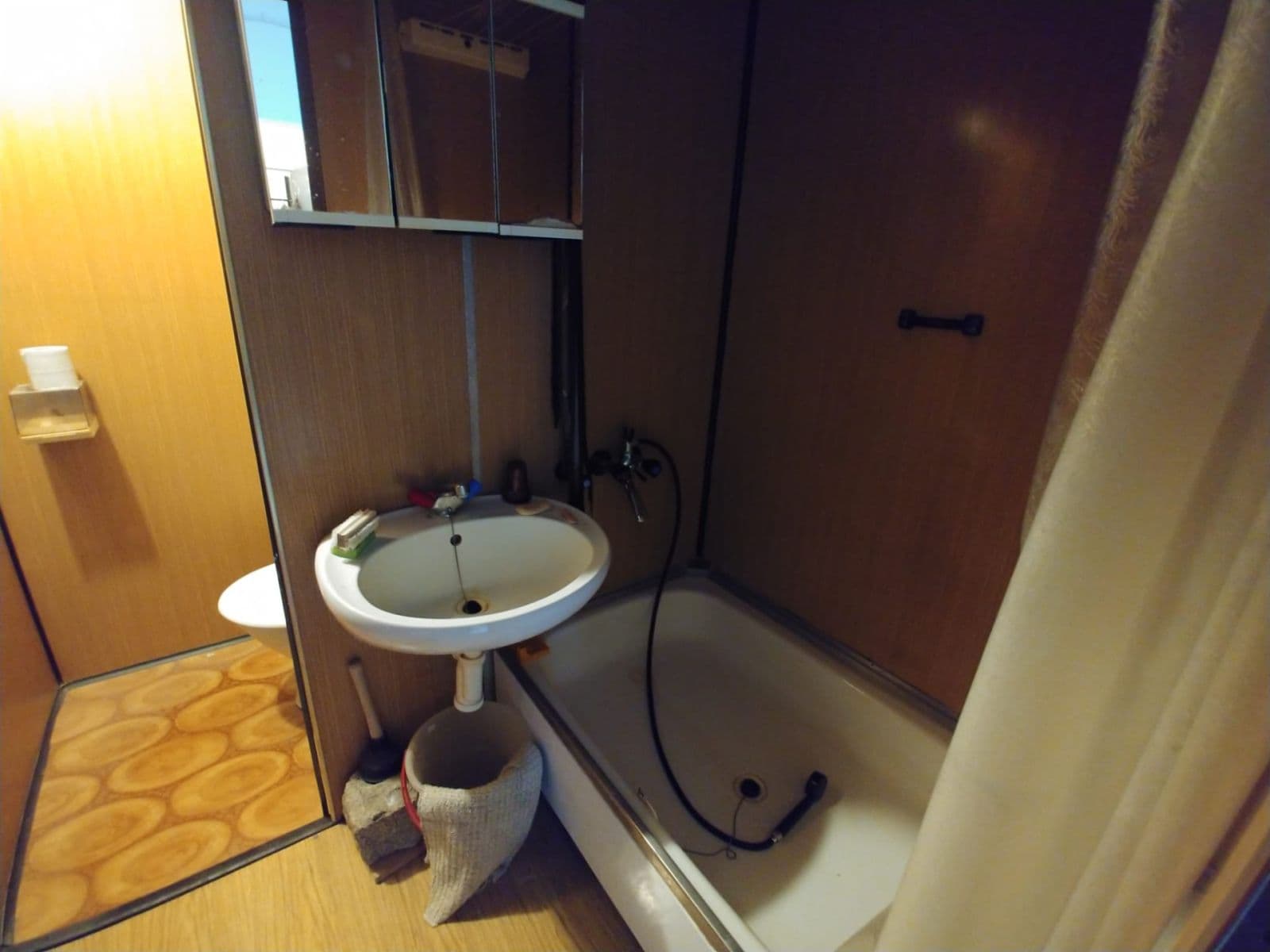 Predaj bytu 2-izbový 43 m², Brandtova, Ústí nad Labem, Ústecký kraj Predaj bytu 2-izbový 43 m², Brandtova, Ústí nad Labem, Ústecký kraj