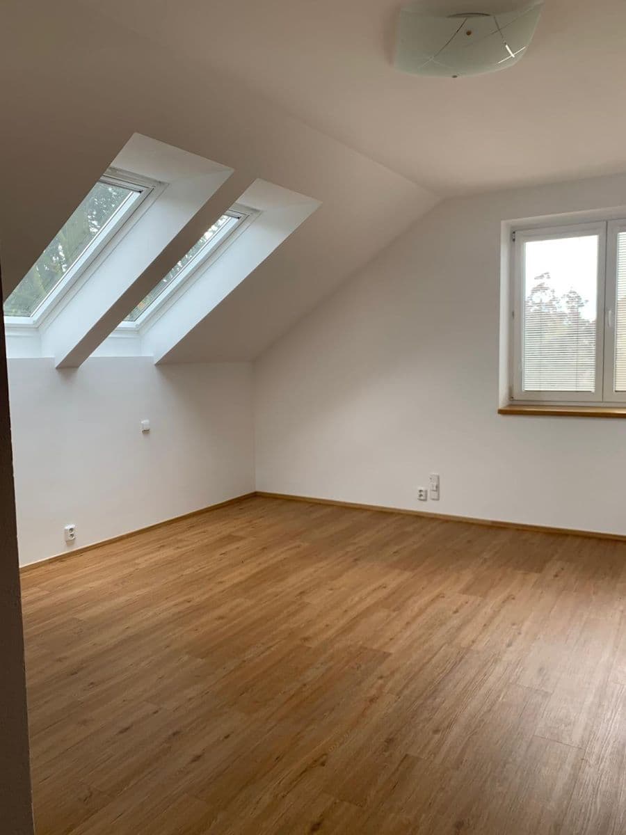 Prenájom domu 280 m², pozemek 457 m², Keltská, Statenice, Středočeský kraj Prenájom domu 280 m², pozemek 457 m², Keltská, Statenice, Středočeský kraj