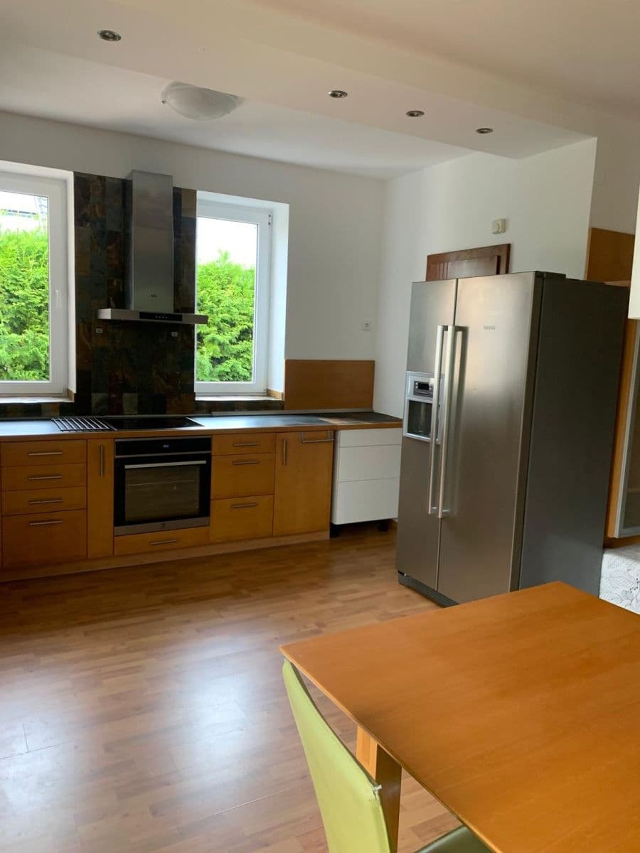 Prenájom domu 280 m², pozemek 457 m², Keltská, Statenice, Středočeský kraj Prenájom domu 280 m², pozemek 457 m², Keltská, Statenice, Středočeský kraj