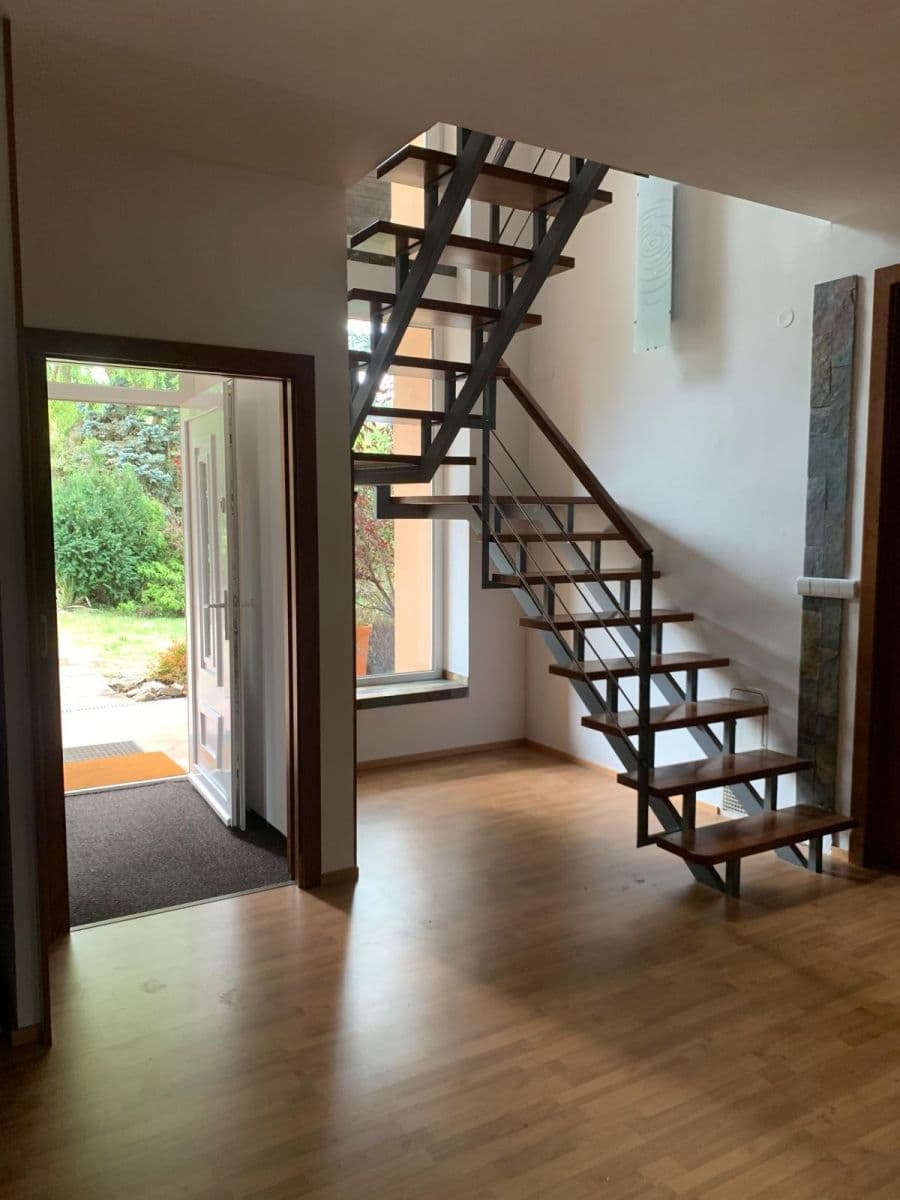 Prenájom domu 280 m², pozemek 457 m², Keltská, Statenice, Středočeský kraj Prenájom domu 280 m², pozemek 457 m², Keltská, Statenice, Středočeský kraj