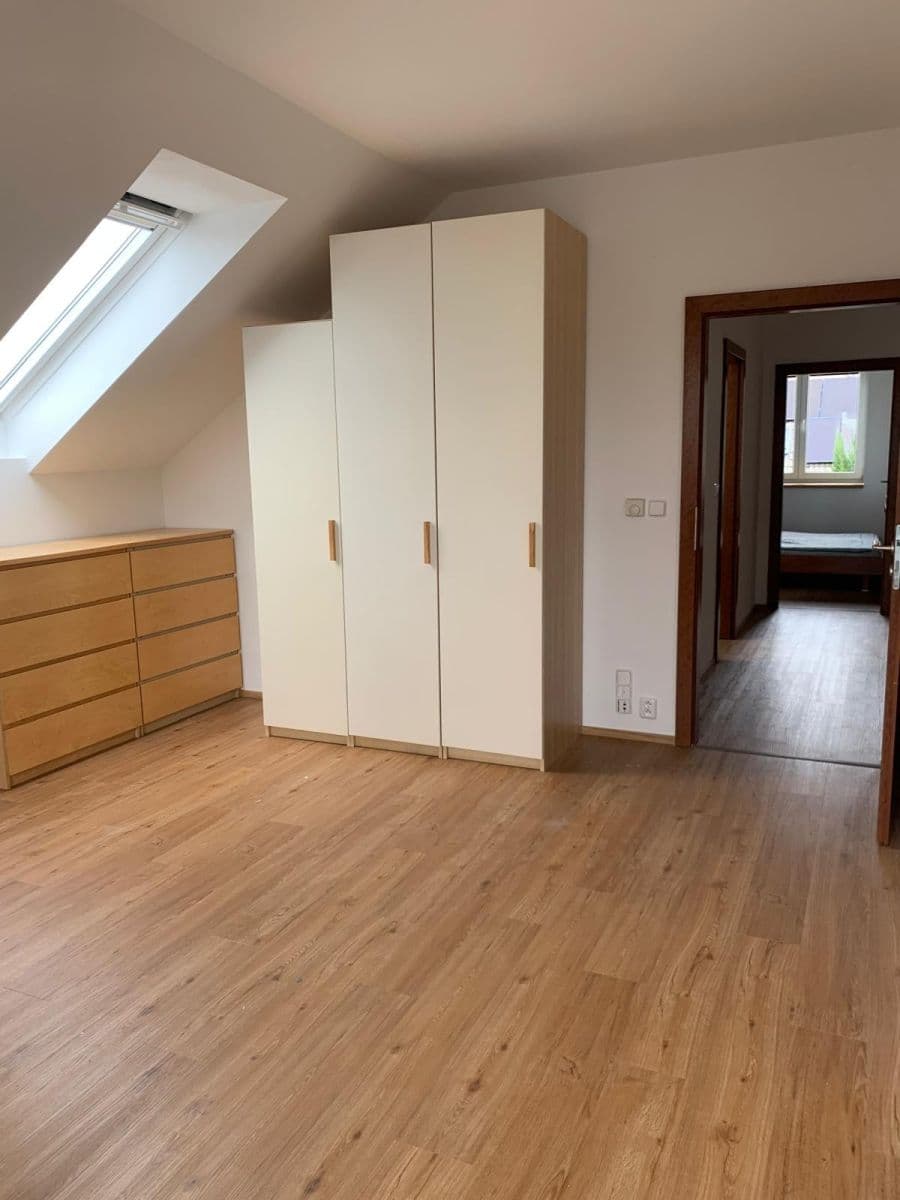 Prenájom domu 280 m², pozemek 457 m², Keltská, Statenice, Středočeský kraj Prenájom domu 280 m², pozemek 457 m², Keltská, Statenice, Středočeský kraj