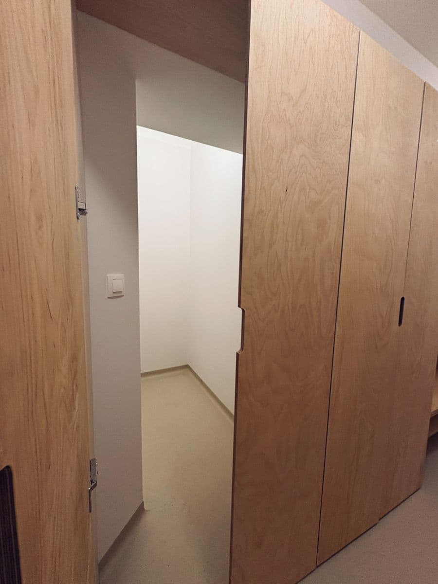 Predaj bytu 3-izbový 72 m², Šternberkova, Praha, Praha Predaj bytu 3-izbový 72 m², Šternberkova, Praha, Praha