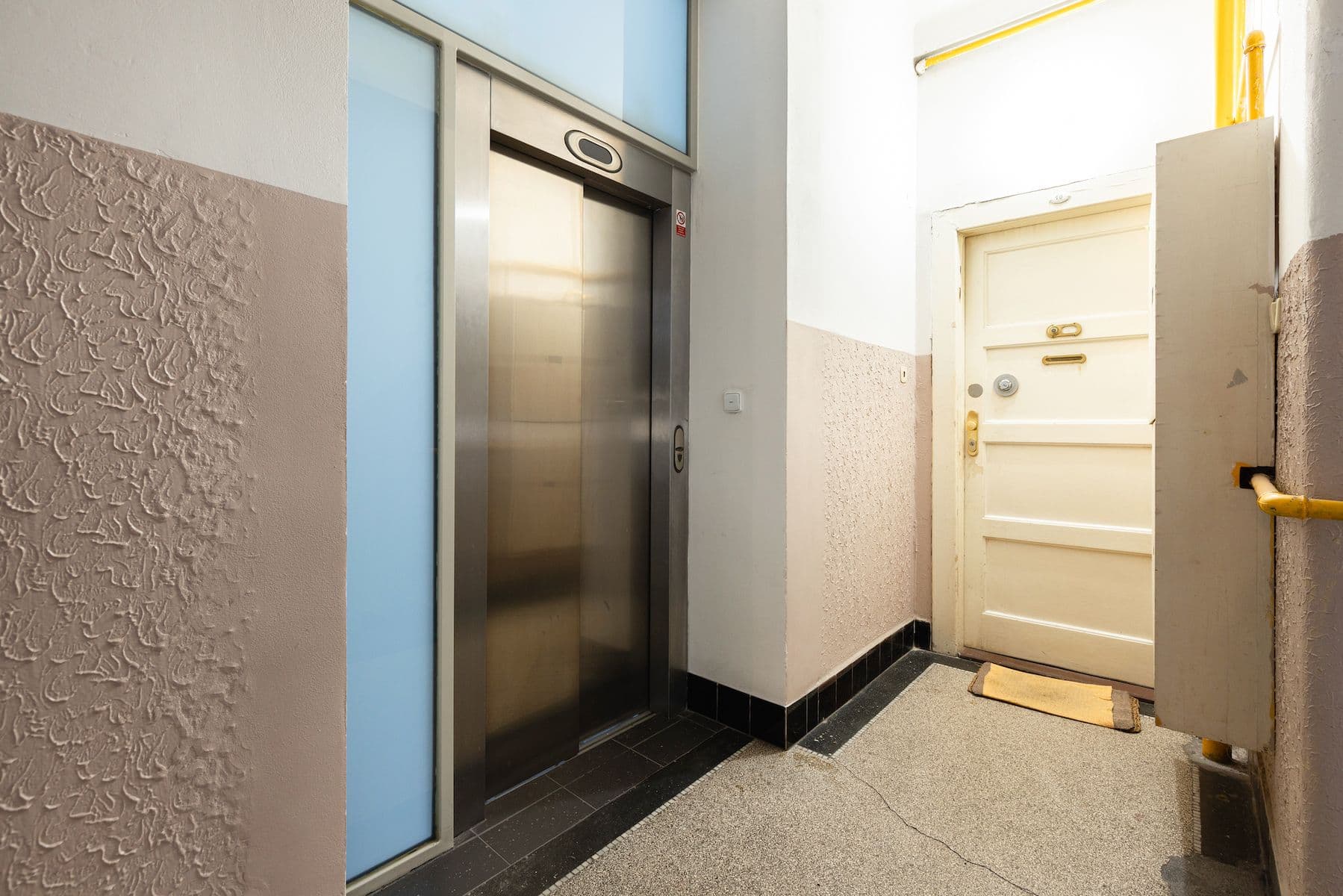 Predaj bytu 2-izbový 64 m², Tovární, Praha, Praha Predaj bytu 2-izbový 64 m², Tovární, Praha, Praha