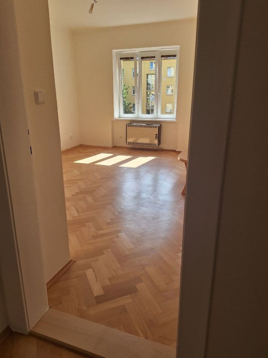 Prenájom bytu 2-izbový 50 m², Černokostelecká, Praha, Praha Prenájom bytu 2-izbový 50 m², Černokostelecká, Praha, Praha