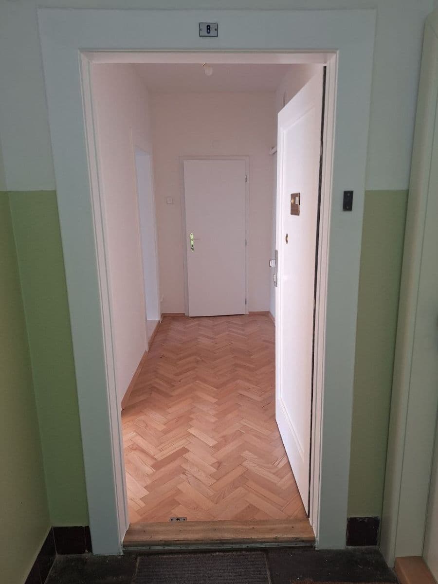 Prenájom bytu 2-izbový 50 m², Černokostelecká, Praha, Praha Prenájom bytu 2-izbový 50 m², Černokostelecká, Praha, Praha