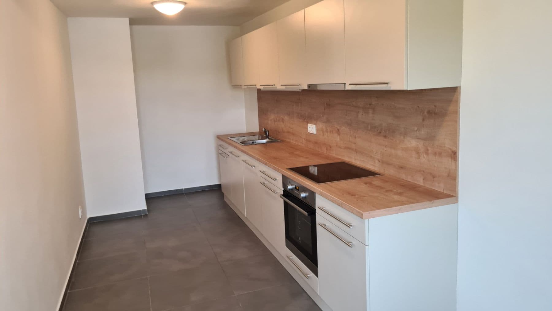 Prenájom bytu 3-izbový 100 m², Mírová, Hněvošice, Moravskoslezský kraj Prenájom bytu 3-izbový 100 m², Mírová, Hněvošice, Moravskoslezský kraj