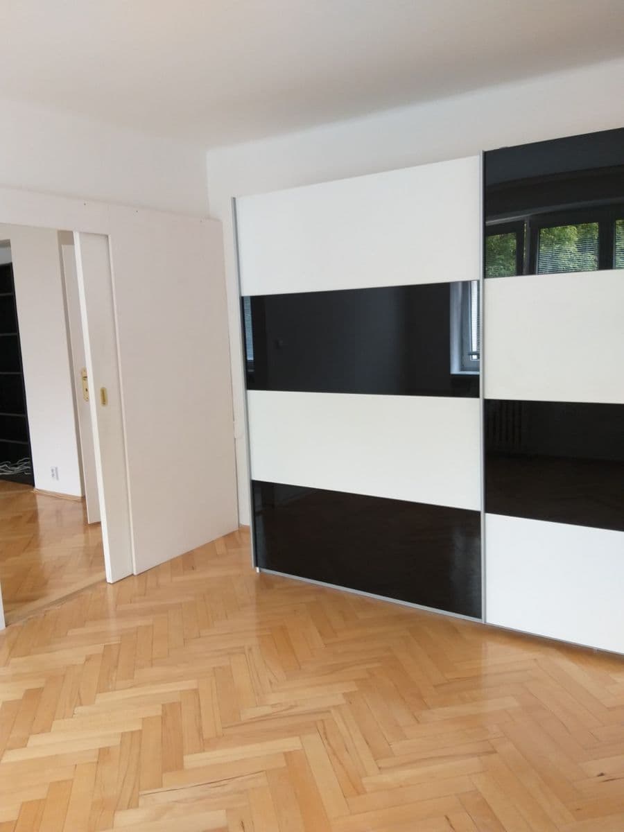 Prenájom bytu 2-izbový 56 m², Špálova, Olomouc, Olomoucký kraj Prenájom bytu 2-izbový 56 m², Špálova, Olomouc, Olomoucký kraj