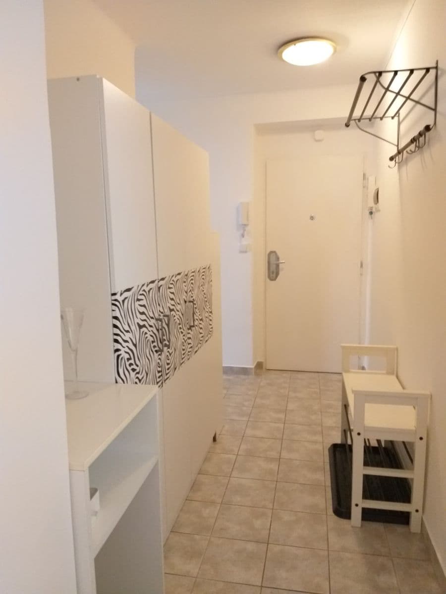 Prenájom bytu 2-izbový 56 m², Špálova, Olomouc, Olomoucký kraj Prenájom bytu 2-izbový 56 m², Špálova, Olomouc, Olomoucký kraj