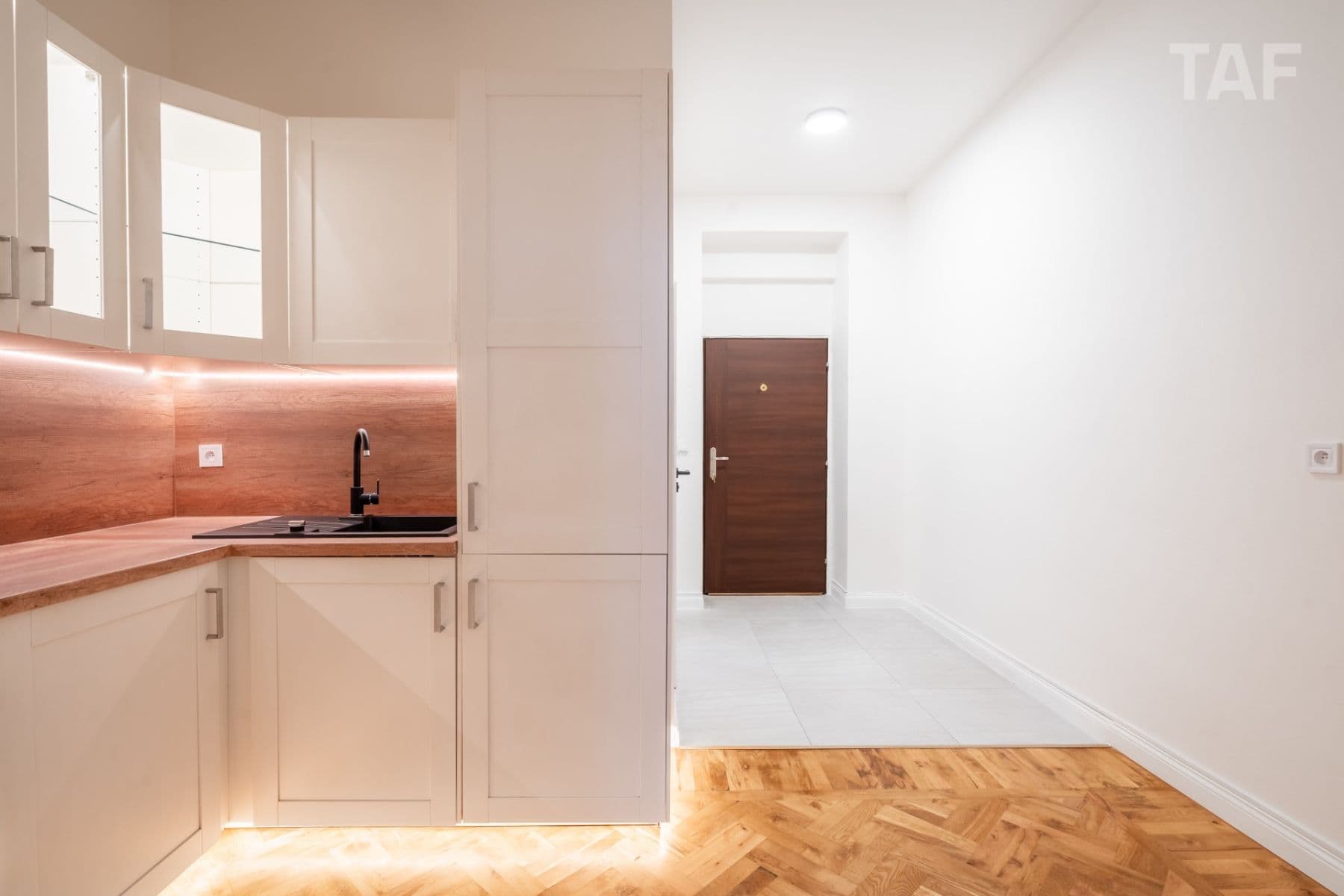 Predaj bytu 1-izbový 40 m², Plzeňská, Praha, Praha Predaj bytu 1-izbový 40 m², Plzeňská, Praha, Praha