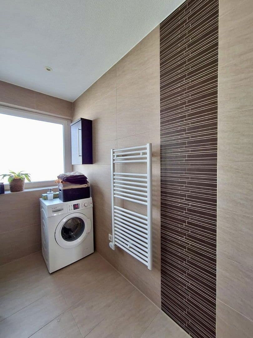 Prenájom bytu 4-izbový 120 m², Heilbronn, Bádensko-Wurttembersko Prenájom bytu 4-izbový 120 m², Heilbronn, Bádensko-Wurttembersko