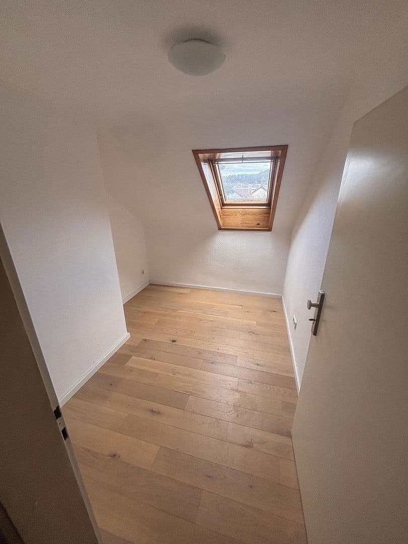 Predaj bytu 3-izbový 62 m², Leonberg, Bádensko-Wurttembersko Predaj bytu 3-izbový 62 m², Leonberg, Bádensko-Wurttembersko