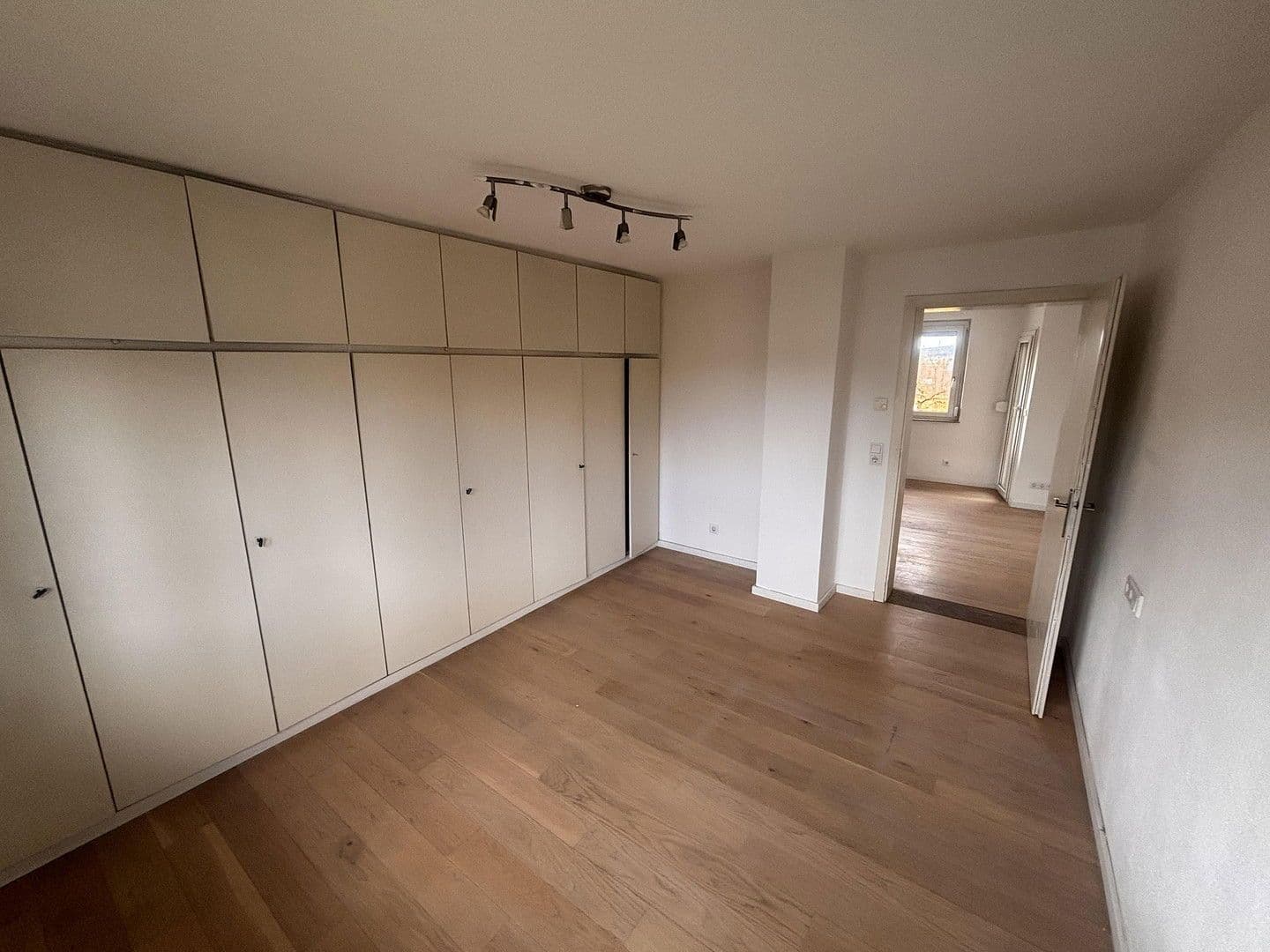 Predaj bytu 3-izbový 62 m², Leonberg, Bádensko-Wurttembersko Predaj bytu 3-izbový 62 m², Leonberg, Bádensko-Wurttembersko