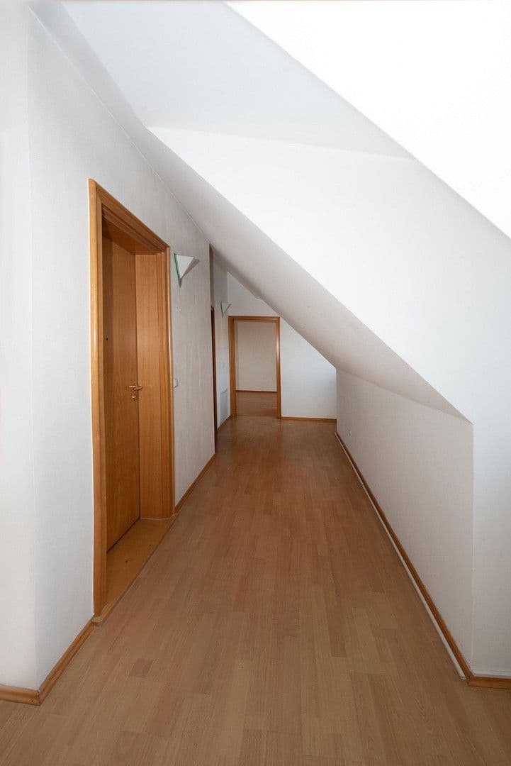 Prenájom bytu 3-izbový 95 m², Deggendorf, Bavorsko Prenájom bytu 3-izbový 95 m², Deggendorf, Bavorsko