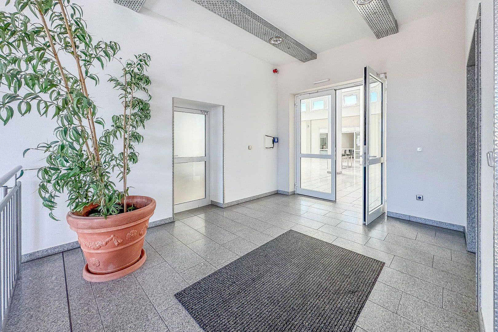 Prenájom nebytového priestoru 390 m², Witten, Severné Porýnie - Westfálsko Prenájom nebytového priestoru 390 m², Witten, Severné Porýnie - Westfálsko