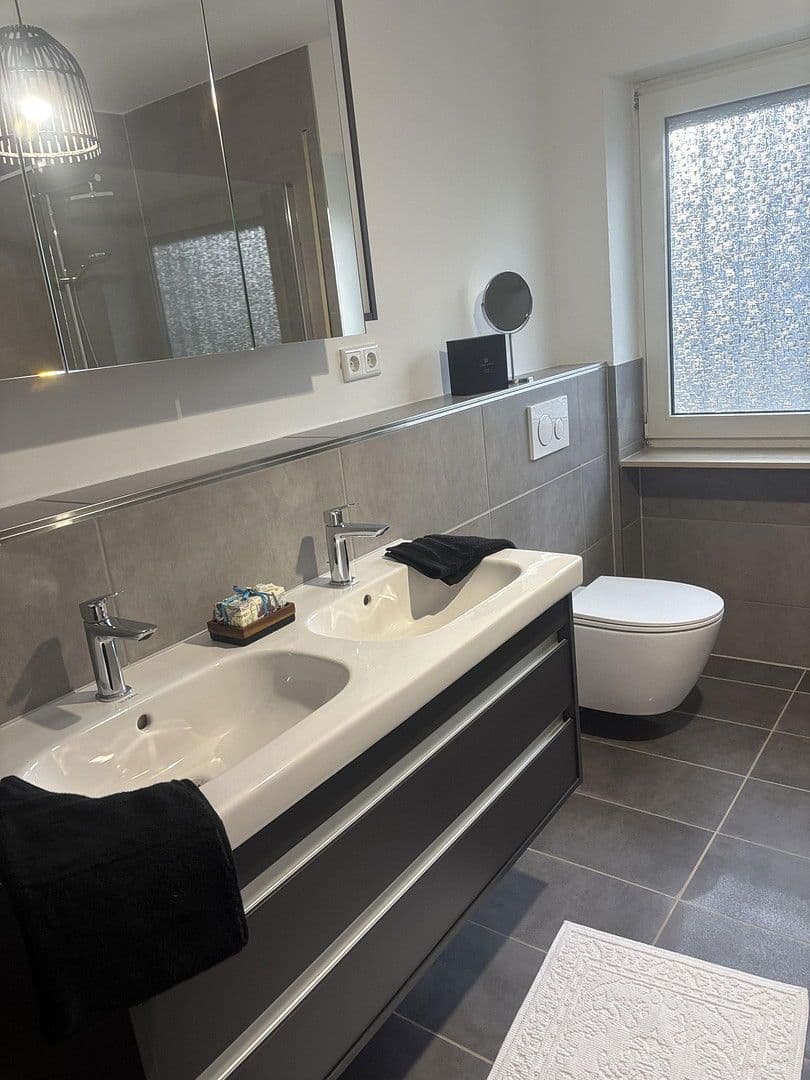 Prenájom domu 205 m², pozemek 635 m², Worms, Porýnie-Falcko Prenájom domu 205 m², pozemek 635 m², Worms, Porýnie-Falcko