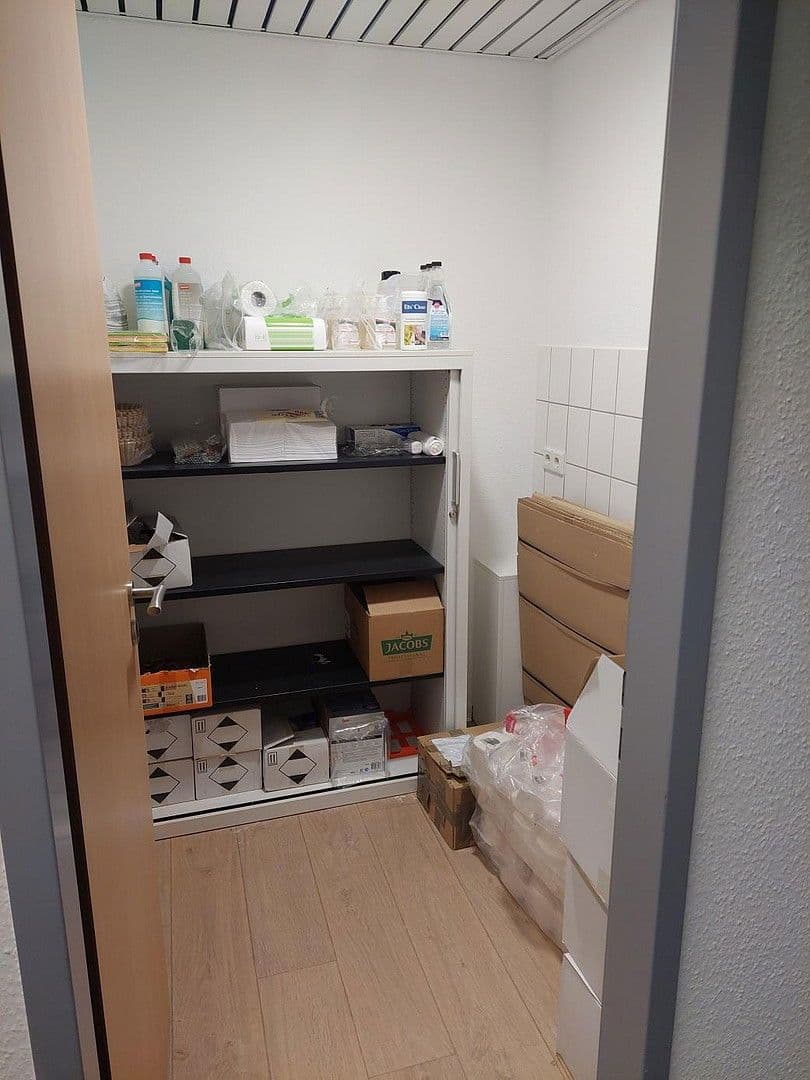 Prenájom kancelárie 549 m², Gladbecker Straße 5-7, Düsseldorf, Severné Porýnie - Westfálsko Prenájom kancelárie 549 m², Gladbecker Straße 5-7, Düsseldorf, Severné Porýnie - Westfálsko