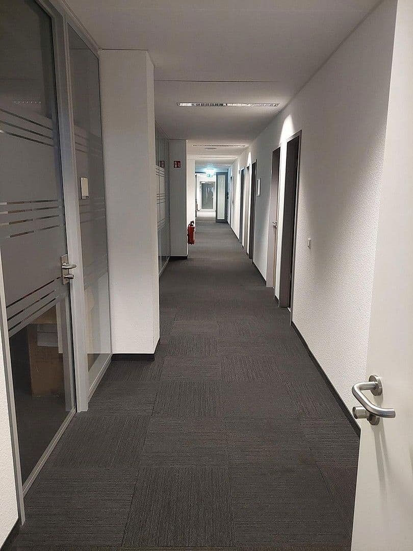 Prenájom kancelárie 549 m², Gladbecker Straße 5-7, Düsseldorf, Severné Porýnie - Westfálsko Prenájom kancelárie 549 m², Gladbecker Straße 5-7, Düsseldorf, Severné Porýnie - Westfálsko