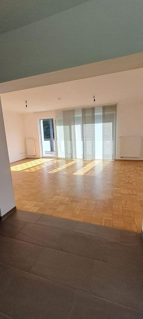Prenájom bytu 6-izbový 105 m², Prüm, Porýnie-Falcko Prenájom bytu 6-izbový 105 m², Prüm, Porýnie-Falcko