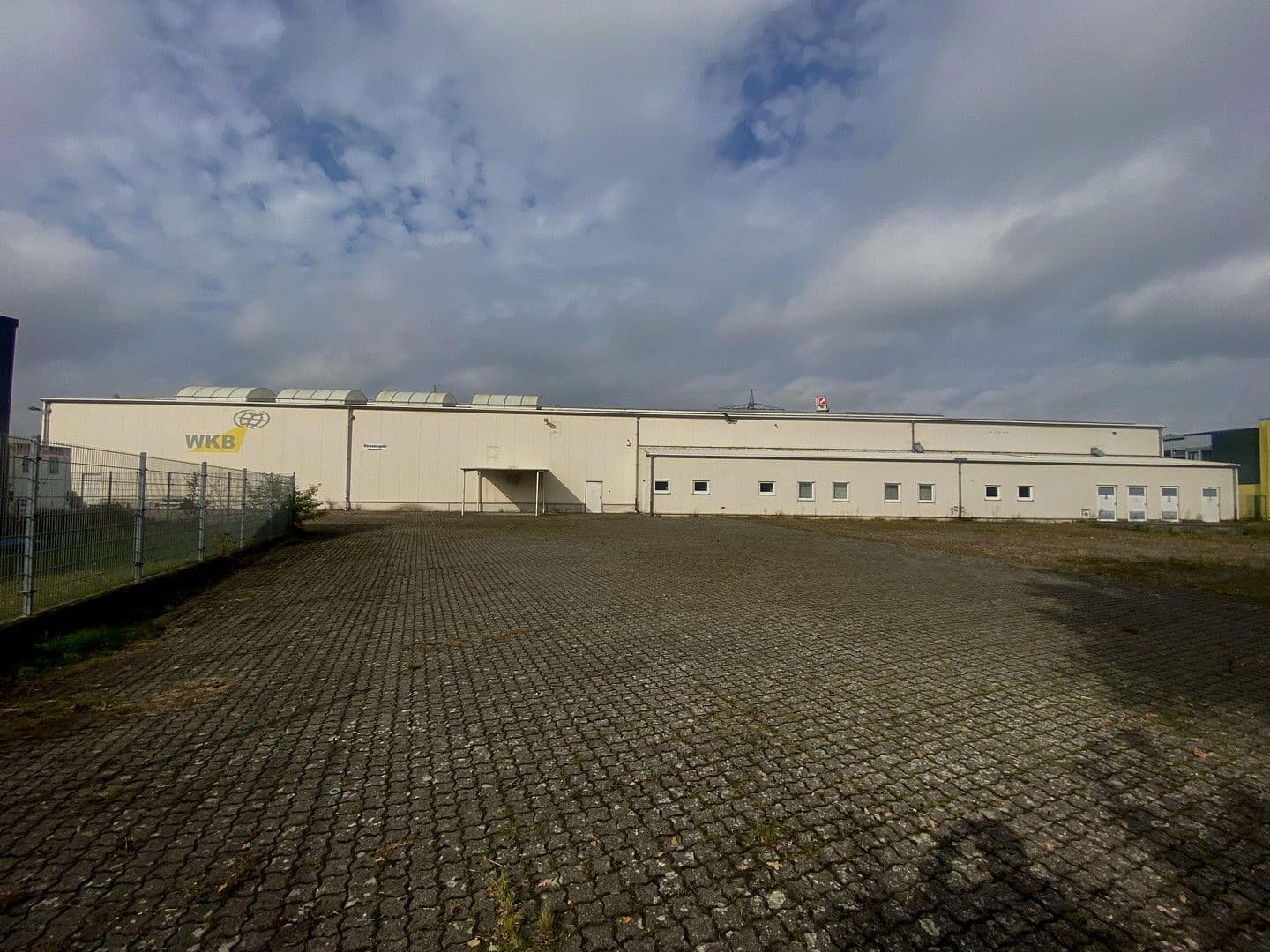 Prenájom nebytového priestoru 2.267 m², Daimlerstraße 5-8, Hörstel, Severné Porýnie - Westfálsko Prenájom nebytového priestoru 2.267 m², Daimlerstraße 5-8, Hörstel, Severné Porýnie - Westfálsko