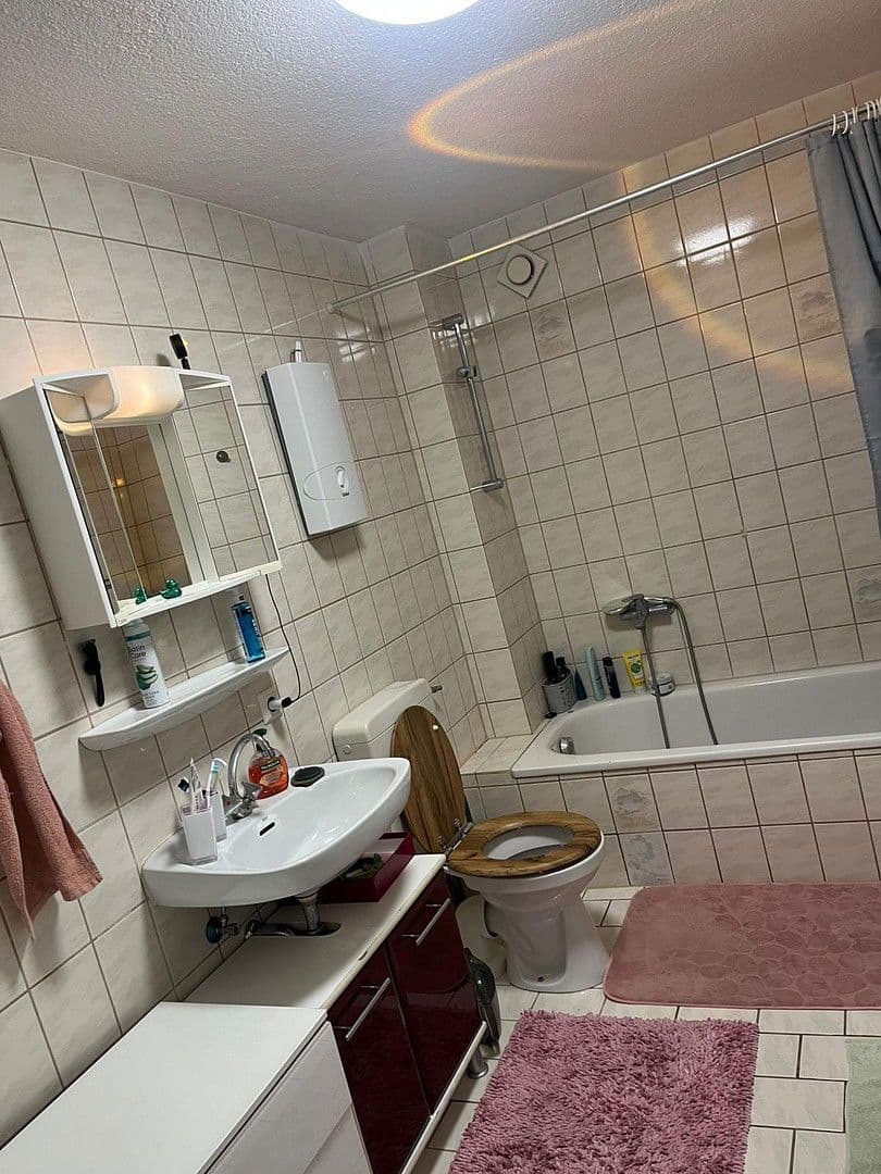 Prenájom bytu 2-izbový 69 m², Wilflinger str. 3, Bingen, Bádensko-Wurttembersko Prenájom bytu 2-izbový 69 m², Wilflinger str. 3, Bingen, Bádensko-Wurttembersko