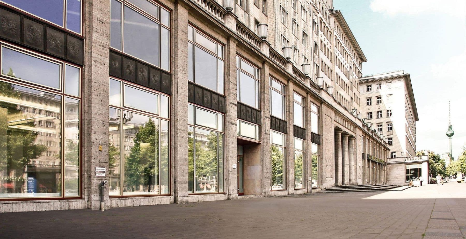 Prenájom nebytového priestoru 279 m², Karl-Marx-Allee 82, Berlin, Berlín Prenájom nebytového priestoru 279 m², Karl-Marx-Allee 82, Berlin, Berlín