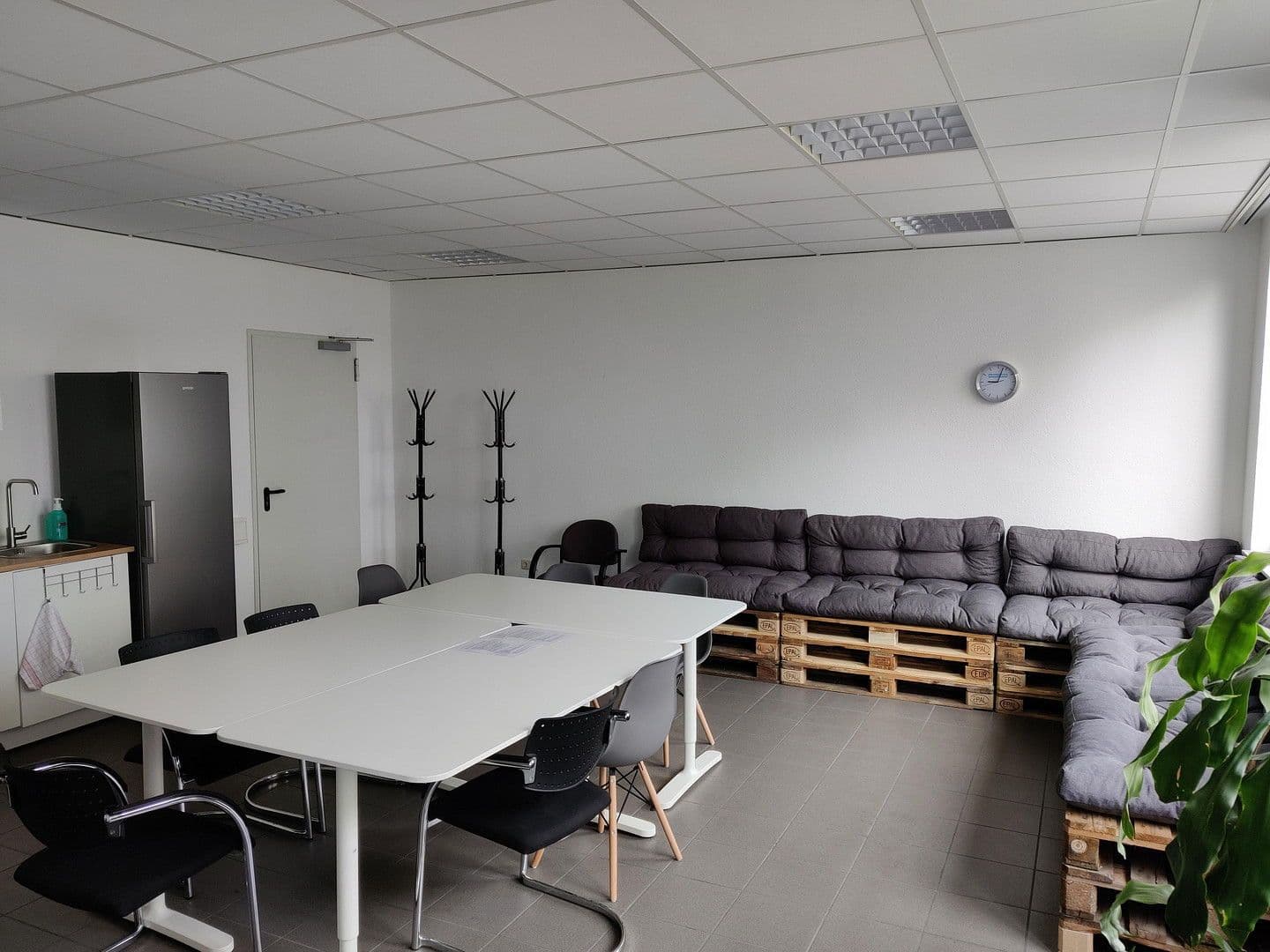 Prenájom nebytového priestoru 13.000 m², Kugelbreite 30, Salzkotten, Severné Porýnie - Westfálsko Prenájom nebytového priestoru 13.000 m², Kugelbreite 30, Salzkotten, Severné Porýnie - Westfálsko