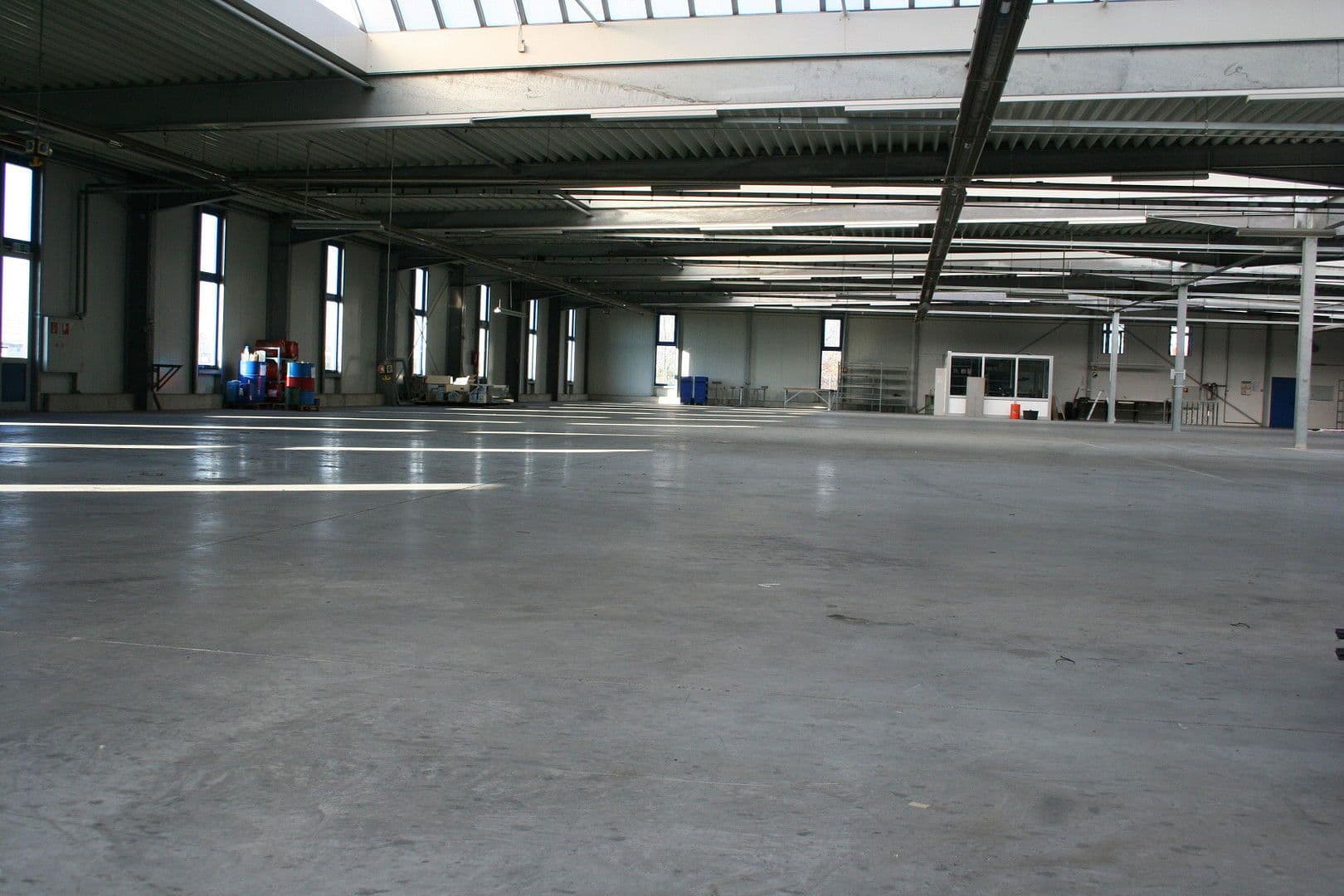 Prenájom nebytového priestoru 13.000 m², Kugelbreite 30, Salzkotten, Severné Porýnie - Westfálsko Prenájom nebytového priestoru 13.000 m², Kugelbreite 30, Salzkotten, Severné Porýnie - Westfálsko