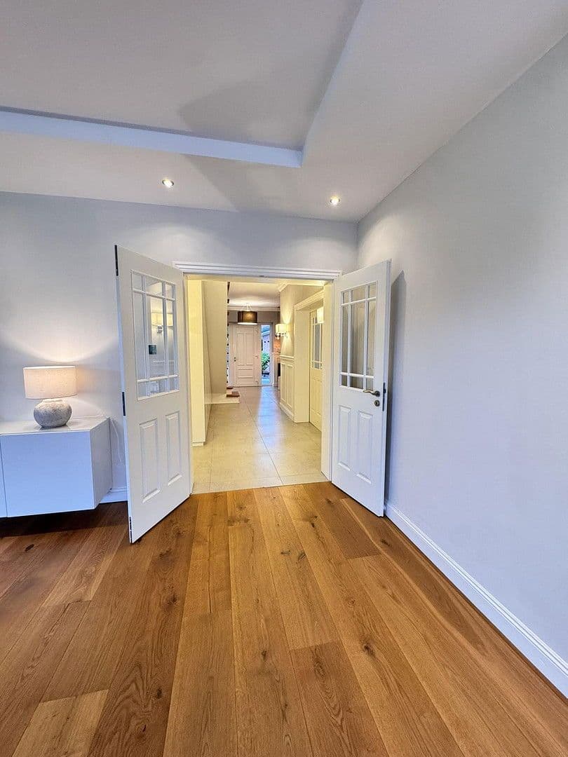 Predaj domu 280 m², pozemek 2.360 m², Börnsen, Šlezvicko-Holštajnsko Predaj domu 280 m², pozemek 2.360 m², Börnsen, Šlezvicko-Holštajnsko