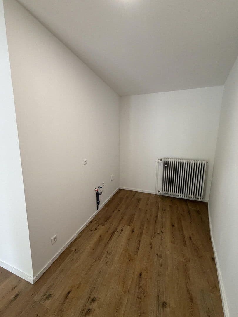 Prenájom nebytového priestoru 190 m², Daniel-Häberelstr. 18, Kaiserslautern, Porýnie-Falcko Prenájom nebytového priestoru 190 m², Daniel-Häberelstr. 18, Kaiserslautern, Porýnie-Falcko