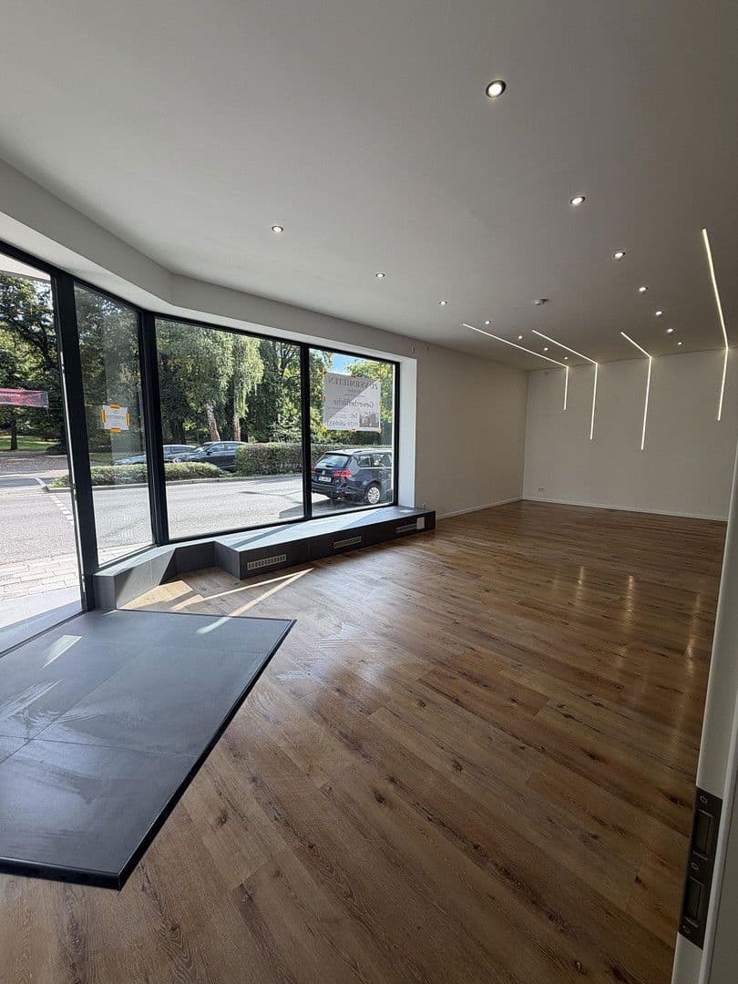 Prenájom nebytového priestoru 190 m², Daniel-Häberelstr. 18, Kaiserslautern, Porýnie-Falcko Prenájom nebytového priestoru 190 m², Daniel-Häberelstr. 18, Kaiserslautern, Porýnie-Falcko