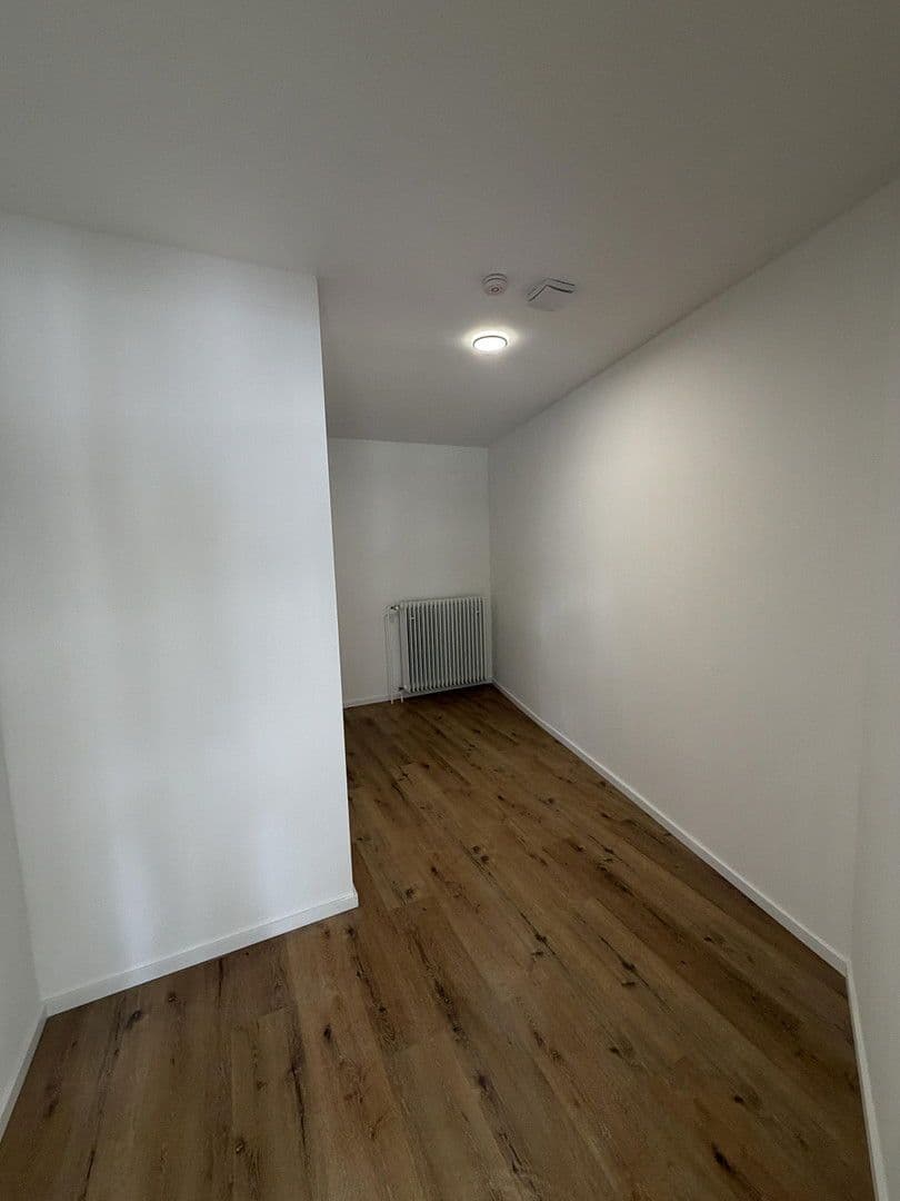 Prenájom nebytového priestoru 190 m², Daniel-Häberelstr. 18, Kaiserslautern, Porýnie-Falcko Prenájom nebytového priestoru 190 m², Daniel-Häberelstr. 18, Kaiserslautern, Porýnie-Falcko