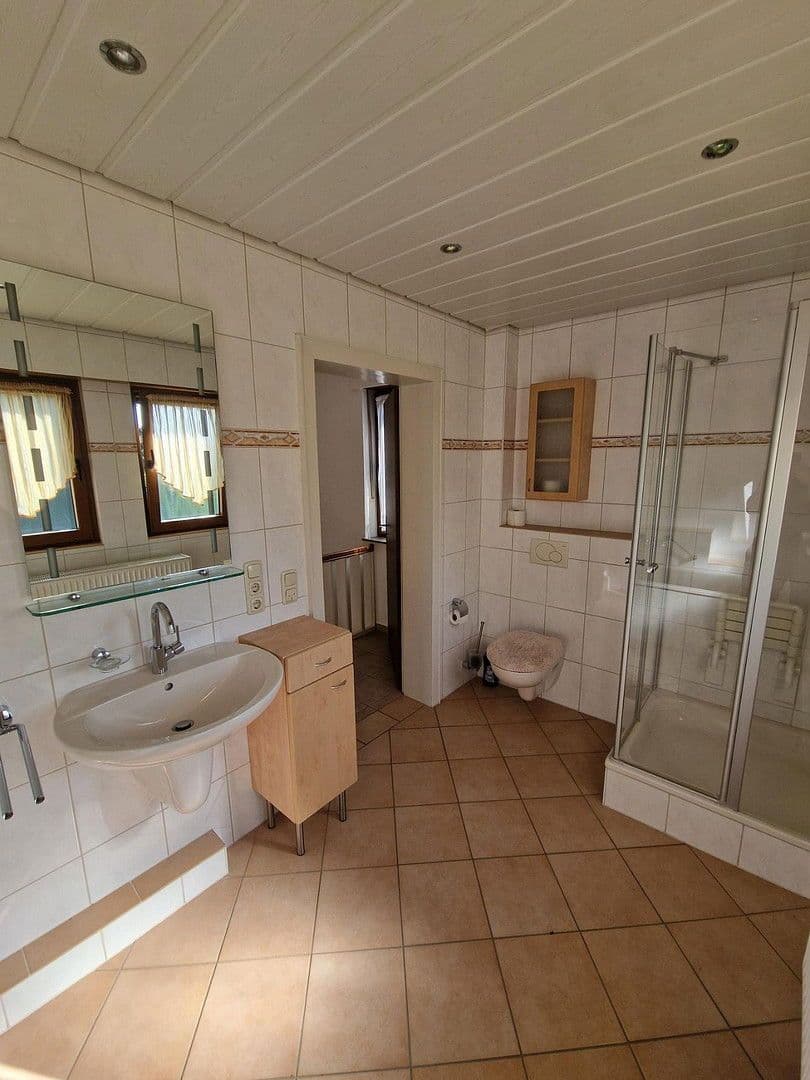 Prenájom domu 115 m², pozemek 650 m², Düren, Severné Porýnie - Westfálsko Prenájom domu 115 m², pozemek 650 m², Düren, Severné Porýnie - Westfálsko