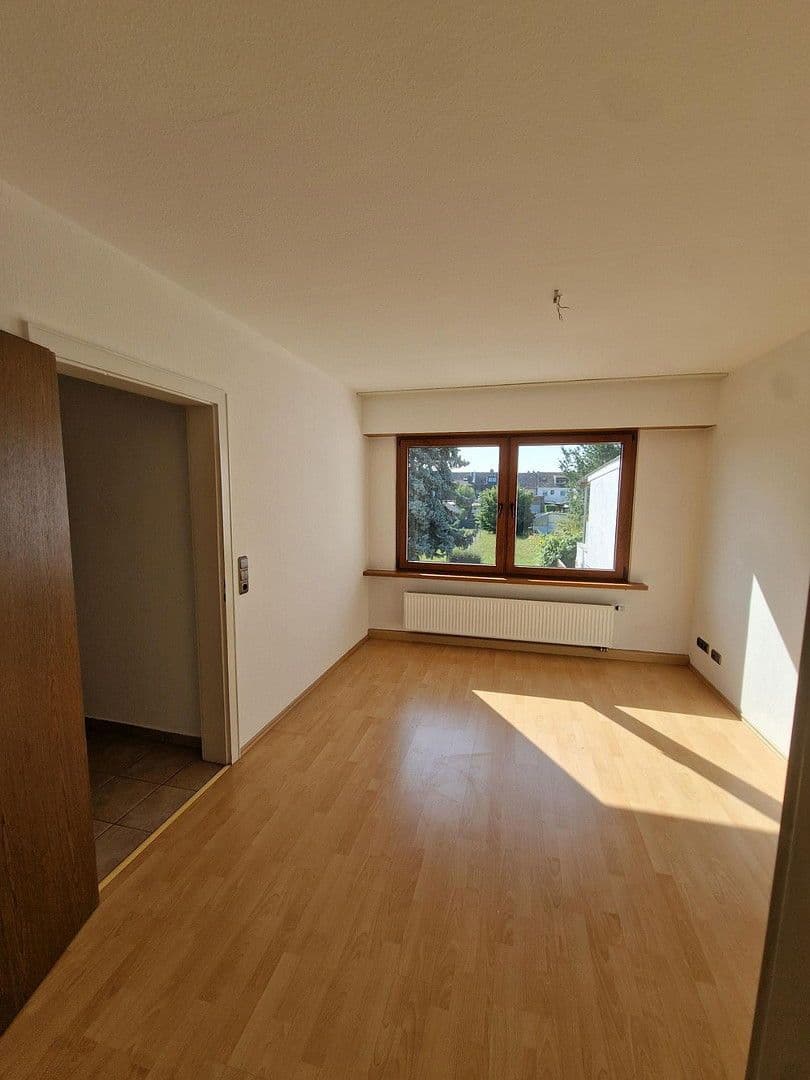 Prenájom domu 115 m², pozemek 650 m², Düren, Severné Porýnie - Westfálsko Prenájom domu 115 m², pozemek 650 m², Düren, Severné Porýnie - Westfálsko