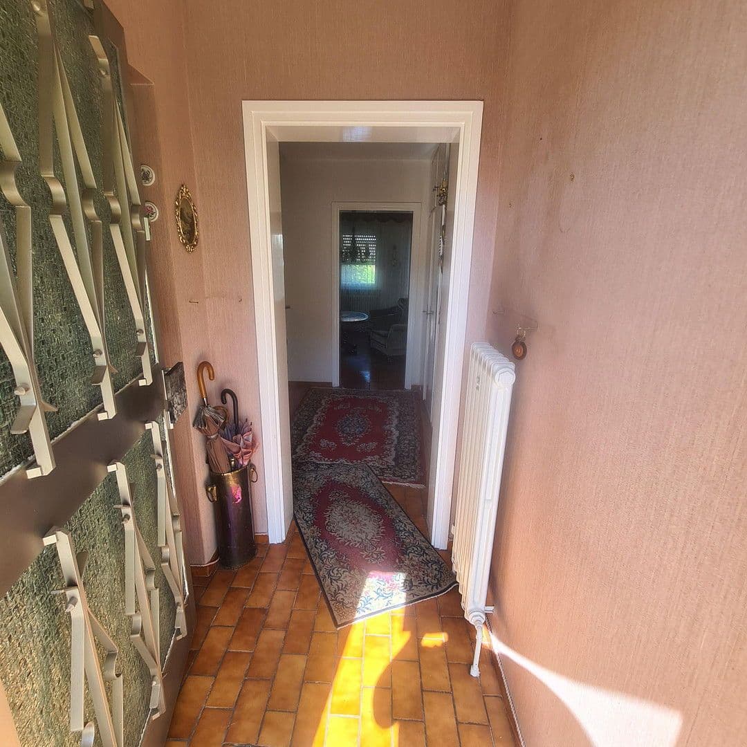 Predaj domu 106 m², pozemek 160 m², Dinkelsbühlerstr.29, Reutlingen, Bádensko-Wurttembersko Predaj domu 106 m², pozemek 160 m², Dinkelsbühlerstr.29, Reutlingen, Bádensko-Wurttembersko