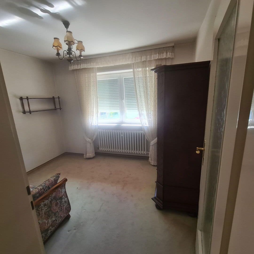 Predaj domu 106 m², pozemek 160 m², Dinkelsbühlerstr.29, Reutlingen, Bádensko-Wurttembersko Predaj domu 106 m², pozemek 160 m², Dinkelsbühlerstr.29, Reutlingen, Bádensko-Wurttembersko