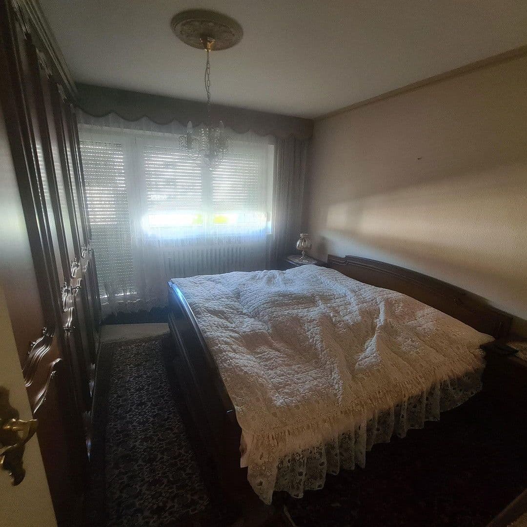 Predaj domu 106 m², pozemek 160 m², Dinkelsbühlerstr.29, Reutlingen, Bádensko-Wurttembersko Predaj domu 106 m², pozemek 160 m², Dinkelsbühlerstr.29, Reutlingen, Bádensko-Wurttembersko