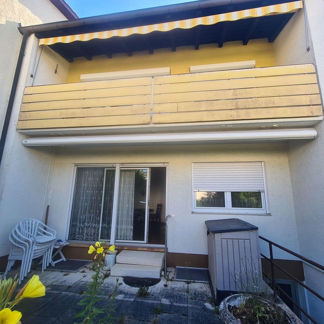 Predaj domu 106 m², pozemek 160 m², Dinkelsbühlerstr.29, Reutlingen, Bádensko-Wurttembersko Predaj domu 106 m², pozemek 160 m², Dinkelsbühlerstr.29, Reutlingen, Bádensko-Wurttembersko